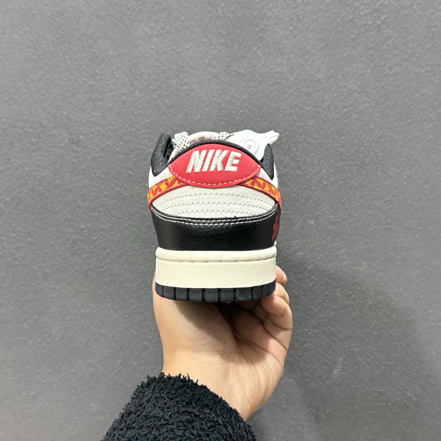 280 Nike SB Dunk Low 马年限定 米灰黑金 高端定制 低帮休闲滑板鞋 MY9969-906