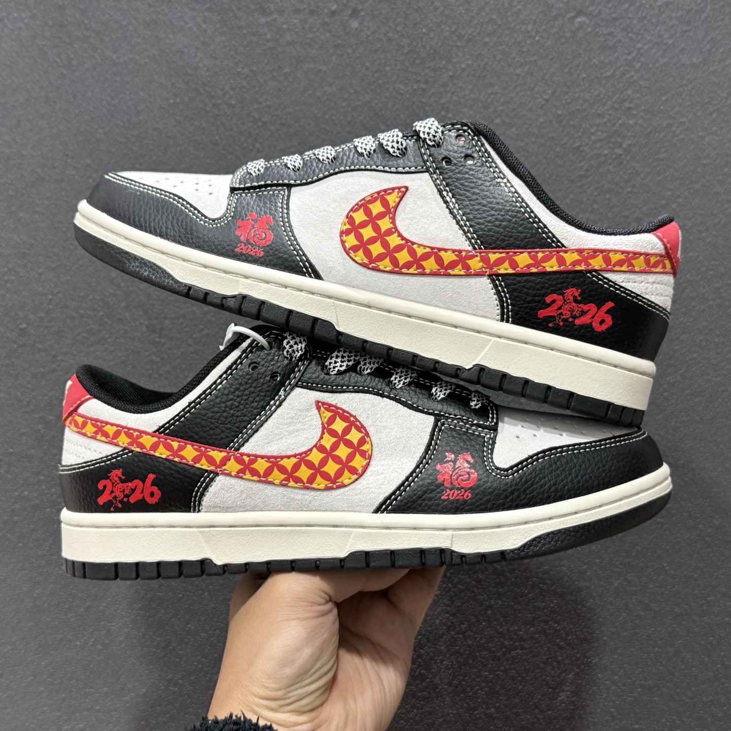 280 Nike SB Dunk Low 马年限定 米灰黑金 高端定制 低帮休闲滑板鞋 MY9969-906