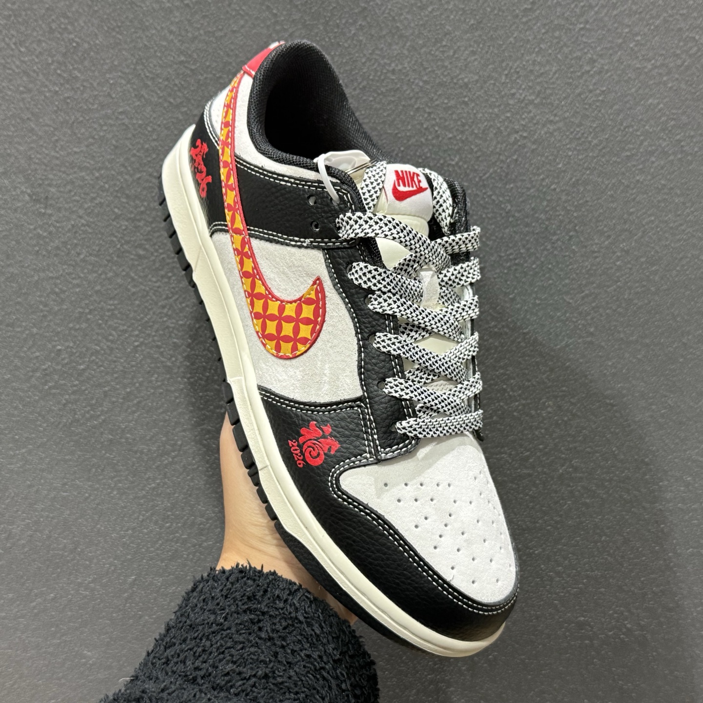 280 Nike SB Dunk Low 马年限定 米灰黑金 高端定制 低帮休闲滑板鞋 MY9969-906