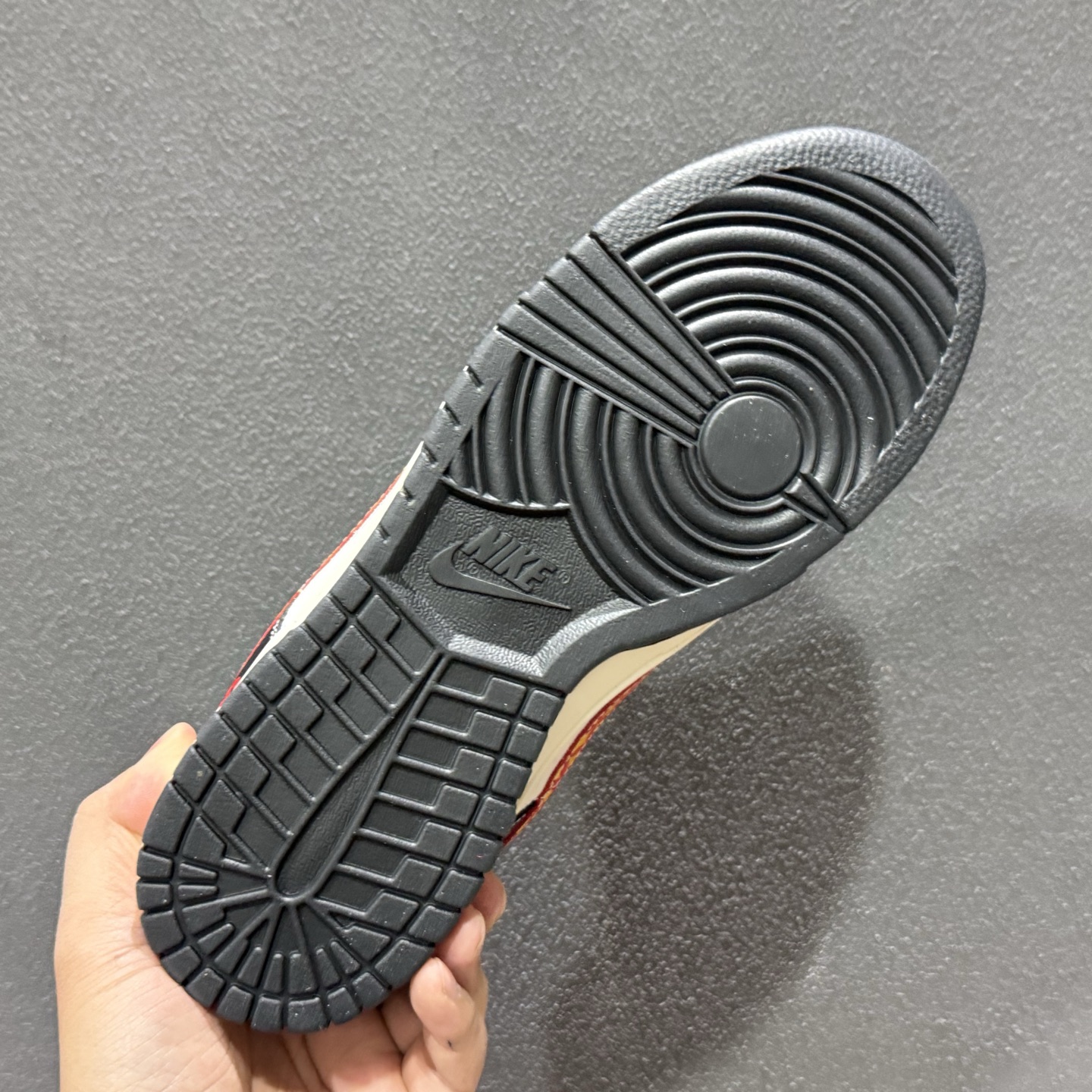 280 Nike SB Dunk Low 马年限定 米灰黑金 高端定制 低帮休闲滑板鞋 MY9969-906