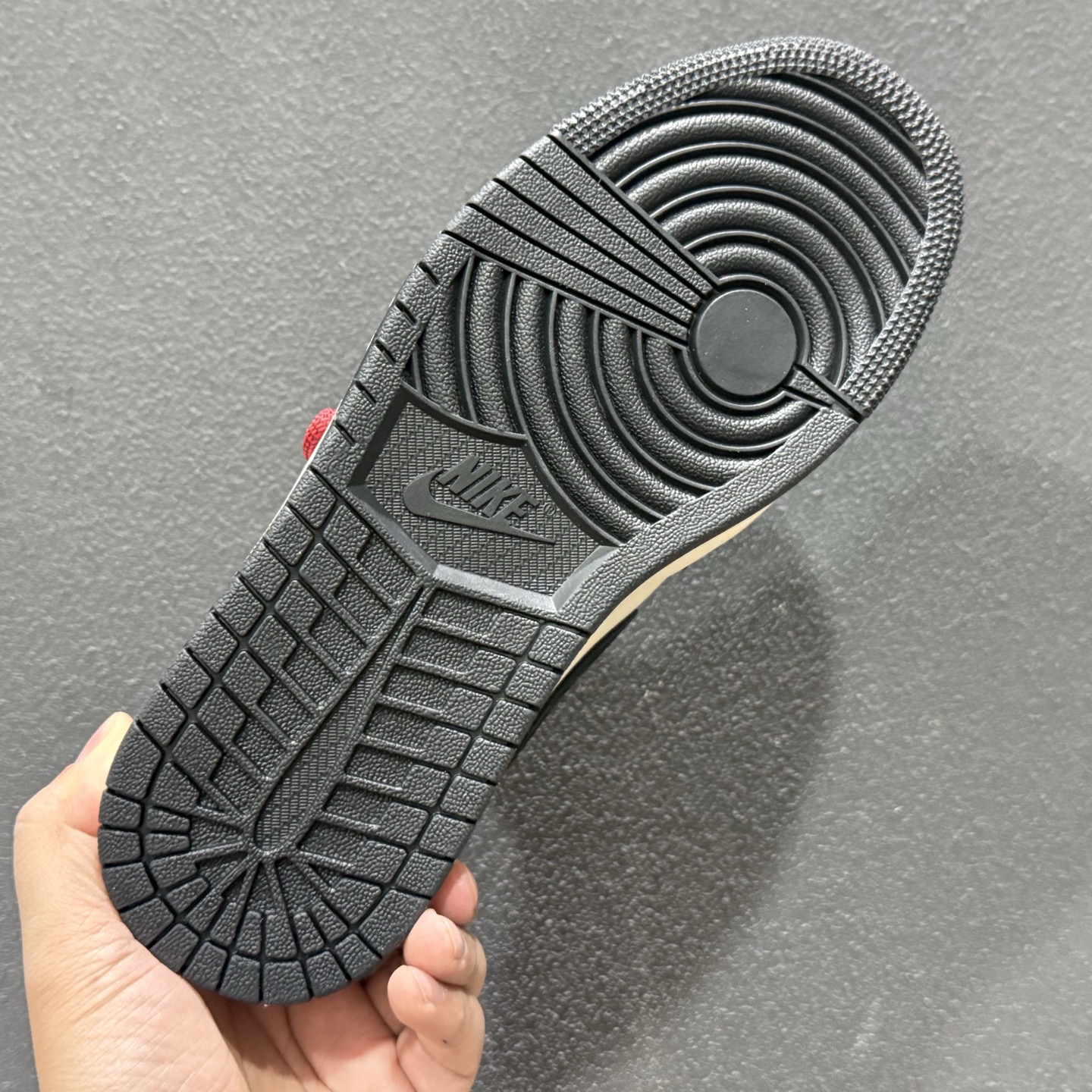 Air Jordan 1 Low AJ1 乔1马年限定 米黑红配色 高端定制 低帮复古篮球鞋 MZ9588-840-Top High Quatity Cheap Sneakers Fashion Clothing Clothes Bags handbags Shoes of all Brand wholesale With The best Quality And Beautiful Price from China Factory Chinese suppliers wholesaler seller Air Jordan 1 Low AJ1 乔1马年限定 米黑红配色 高端定制 低帮复古篮球鞋 MZ9588-840