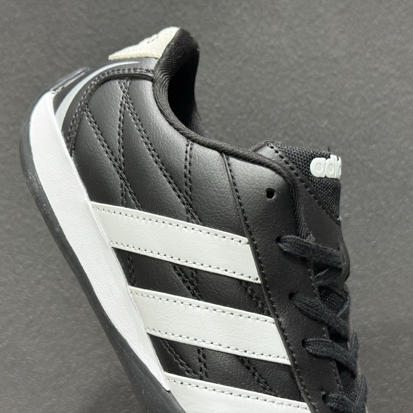 180 Adidas Originals Adiracer 2026 KI1466 阿迪流运动防滑低帮休闲跑步鞋-Chinese UA Cheap High Quatity Brand Clothes Bags handbags Sneakers wholesale wholesaler seller from China Factory suppliers Fashion Clothing Shoes best Quality Beautiful Price 180 Adidas Originals Adiracer 2026 KI1466 阿迪流运动防滑低帮休闲跑步鞋