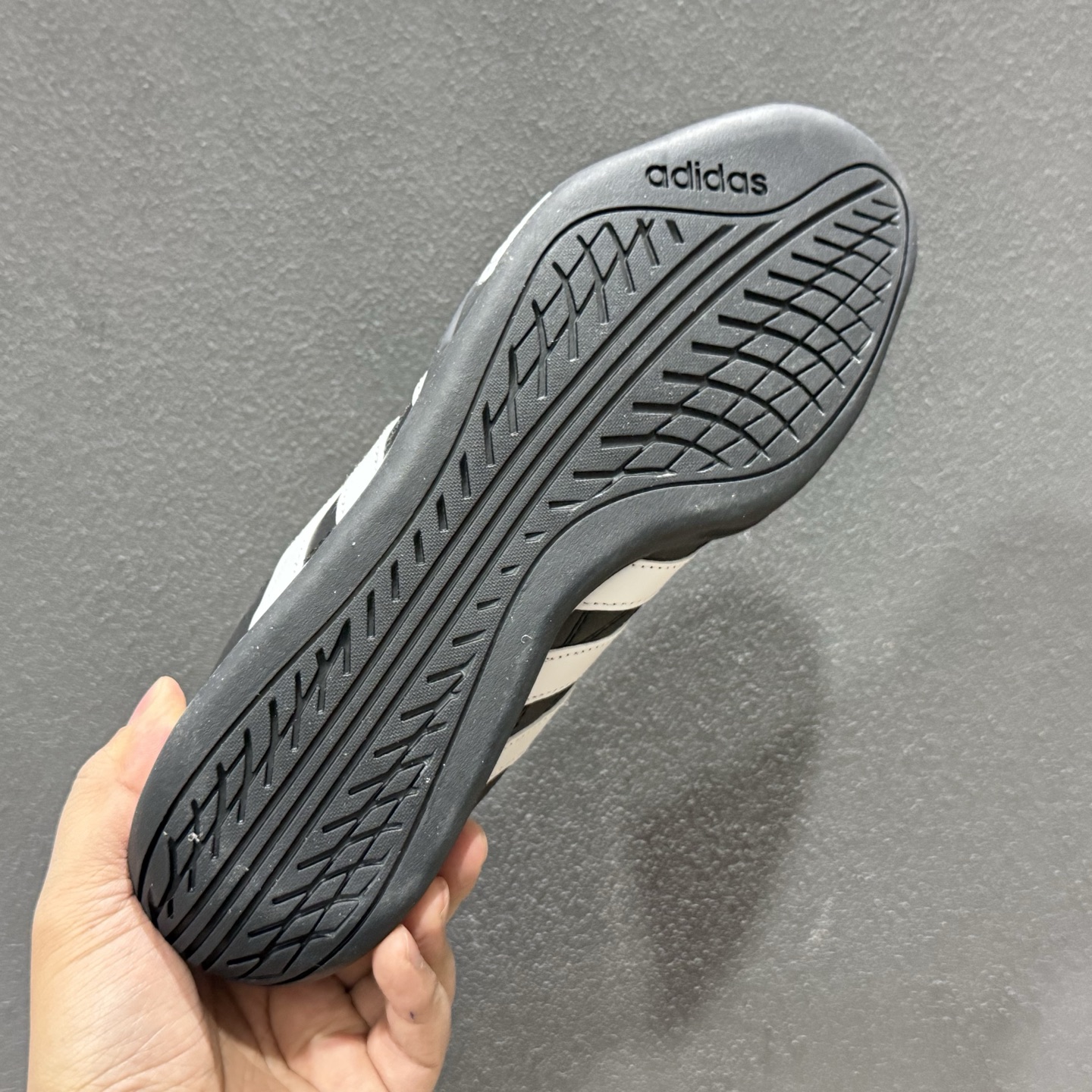 180 Adidas Originals Adiracer 2026 KI1466 阿迪流运动防滑低帮休闲跑步鞋-Chinese UA Cheap High Quatity Brand Clothes Bags handbags Sneakers wholesale wholesaler seller from China Factory suppliers Fashion Clothing Shoes best Quality Beautiful Price 180 Adidas Originals Adiracer 2026 KI1466 阿迪流运动防滑低帮休闲跑步鞋