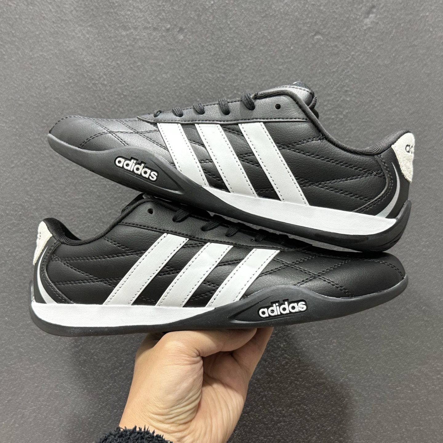 180 Adidas Originals Adiracer 2026 KI1466 阿迪流运动防滑低帮休闲跑步鞋-Chinese UA Cheap High Quatity Brand Clothes Bags handbags Sneakers wholesale wholesaler seller from China Factory suppliers Fashion Clothing Shoes best Quality Beautiful Price 180 Adidas Originals Adiracer 2026 KI1466 阿迪流运动防滑低帮休闲跑步鞋