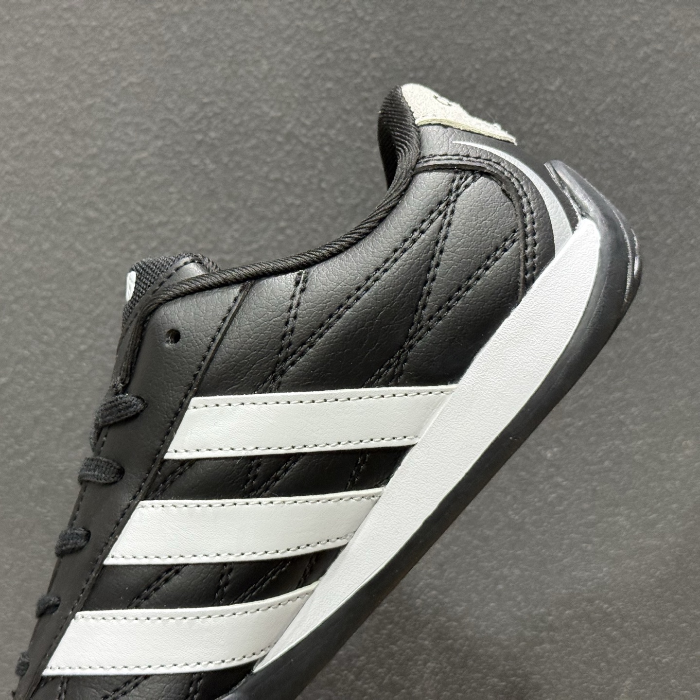 180 Adidas Originals Adiracer 2026 KI1466 阿迪流运动防滑低帮休闲跑步鞋-Chinese UA Cheap High Quatity Brand Clothes Bags handbags Sneakers wholesale wholesaler seller from China Factory suppliers Fashion Clothing Shoes best Quality Beautiful Price 180 Adidas Originals Adiracer 2026 KI1466 阿迪流运动防滑低帮休闲跑步鞋