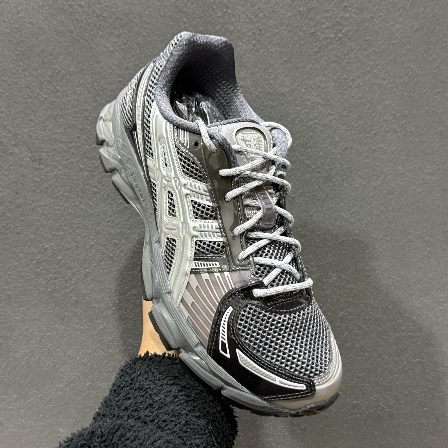 Asics GelNimbus 12.1 亚瑟士复古透气休闲鞋缓震男子耐磨跑步鞋 1203A930-020-Chinese wholesaler seller Clothes Bags handbags wholesale Shoes High Quatity wholesaler seller Cheap Sneakers from China Factory Chinese suppliers china wholesale clothing wholesaler seller Asics GelNimbus 12.1 亚瑟士复古透气休闲鞋缓震男子耐磨跑步鞋 1203A930-020