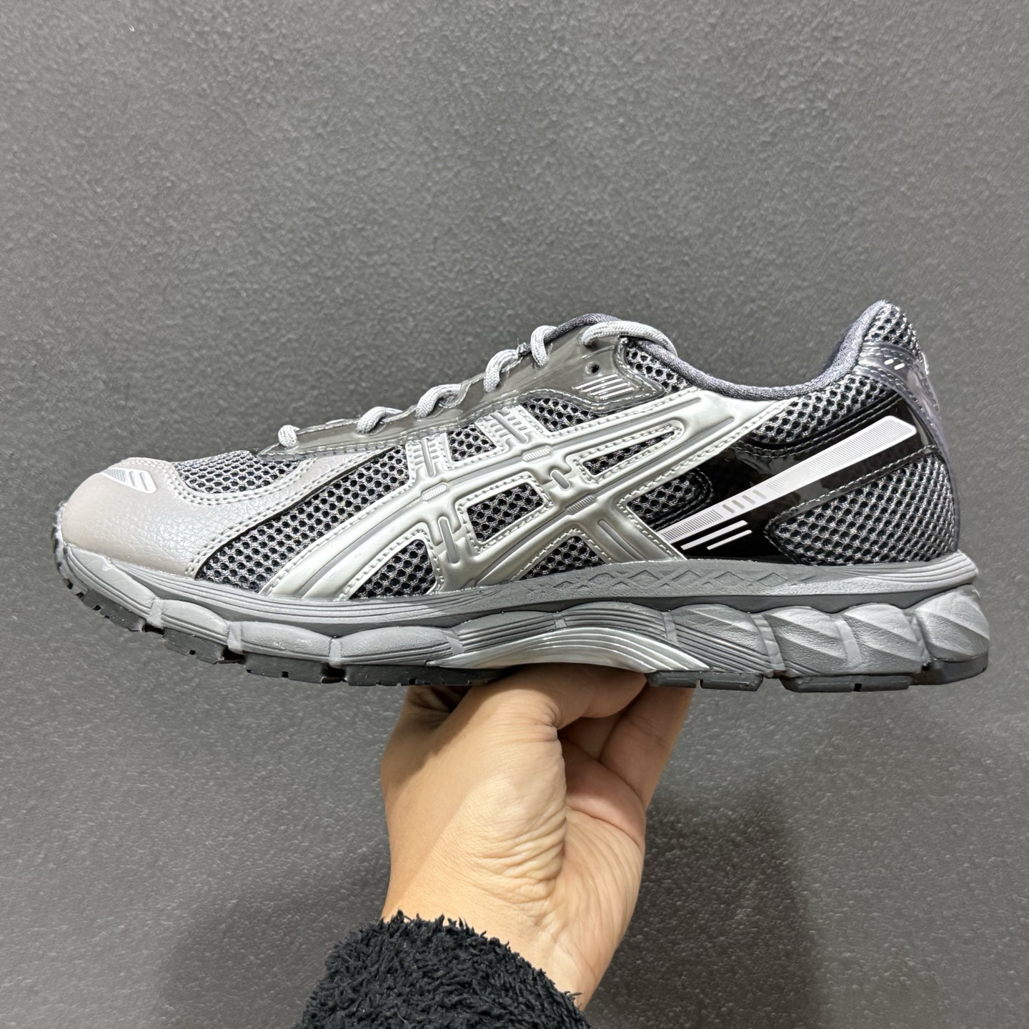 Asics GelNimbus 12.1 亚瑟士复古透气休闲鞋缓震男子耐磨跑步鞋 1203A930-020-Chinese wholesaler seller Clothes Bags handbags wholesale Shoes High Quatity wholesaler seller Cheap Sneakers from China Factory Chinese suppliers china wholesale clothing wholesaler seller Asics GelNimbus 12.1 亚瑟士复古透气休闲鞋缓震男子耐磨跑步鞋 1203A930-020