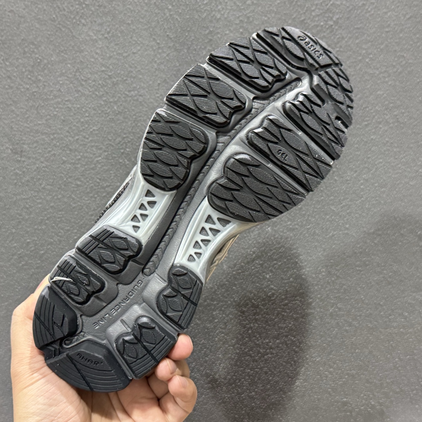 Asics GelNimbus 12.1 亚瑟士复古透气休闲鞋缓震男子耐磨跑步鞋 1203A930-020-Chinese wholesaler seller Clothes Bags handbags wholesale Shoes High Quatity wholesaler seller Cheap Sneakers from China Factory Chinese suppliers china wholesale clothing wholesaler seller Asics GelNimbus 12.1 亚瑟士复古透气休闲鞋缓震男子耐磨跑步鞋 1203A930-020