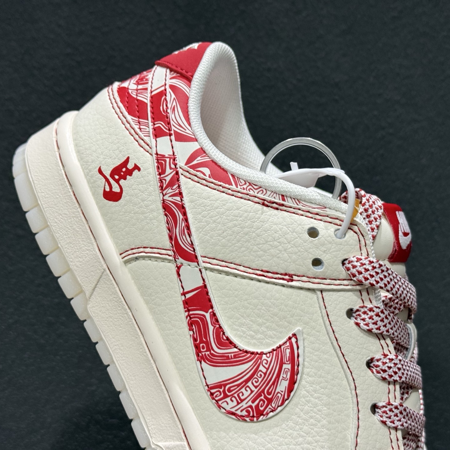 Nike Dunk Low 2026 马年限定 以米白色皮革为鞋身主体 JY6988-133-Top High Quatity Cheap Sneakers Fashion Clothing Clothes Bags handbags Shoes of all Brand wholesale With The best Quality And Beautiful Price from China Factory Chinese suppliers wholesaler seller Nike Dunk Low 2026 马年限定 以米白色皮革为鞋身主体 JY6988-133