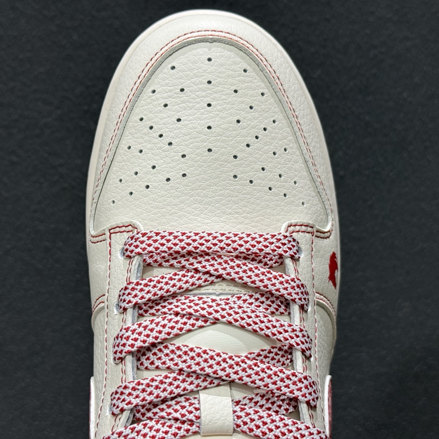 Nike Dunk Low 2026 马年限定 以米白色皮革为鞋身主体 JY6988-133-Top High Quatity Cheap Sneakers Fashion Clothing Clothes Bags handbags Shoes of all Brand wholesale With The best Quality And Beautiful Price from China Factory Chinese suppliers wholesaler seller Nike Dunk Low 2026 马年限定 以米白色皮革为鞋身主体 JY6988-133