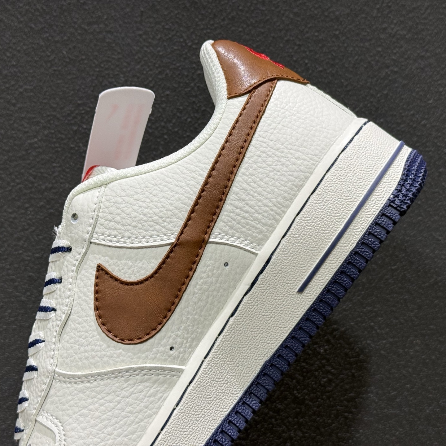 260 SC版Nike Air Force 1'07 Low 奶白棕红 空军一号低帮休闲板鞋 NH0601-541-Chinese UA Cheap High Quatity Brand Clothes Bags handbags Sneakers wholesale wholesaler seller from China Factory suppliers Fashion Clothing Shoes best Quality Beautiful Price 260 SC版Nike Air Force 1'07 Low 奶白棕红 空军一号低帮休闲板鞋 NH0601-541