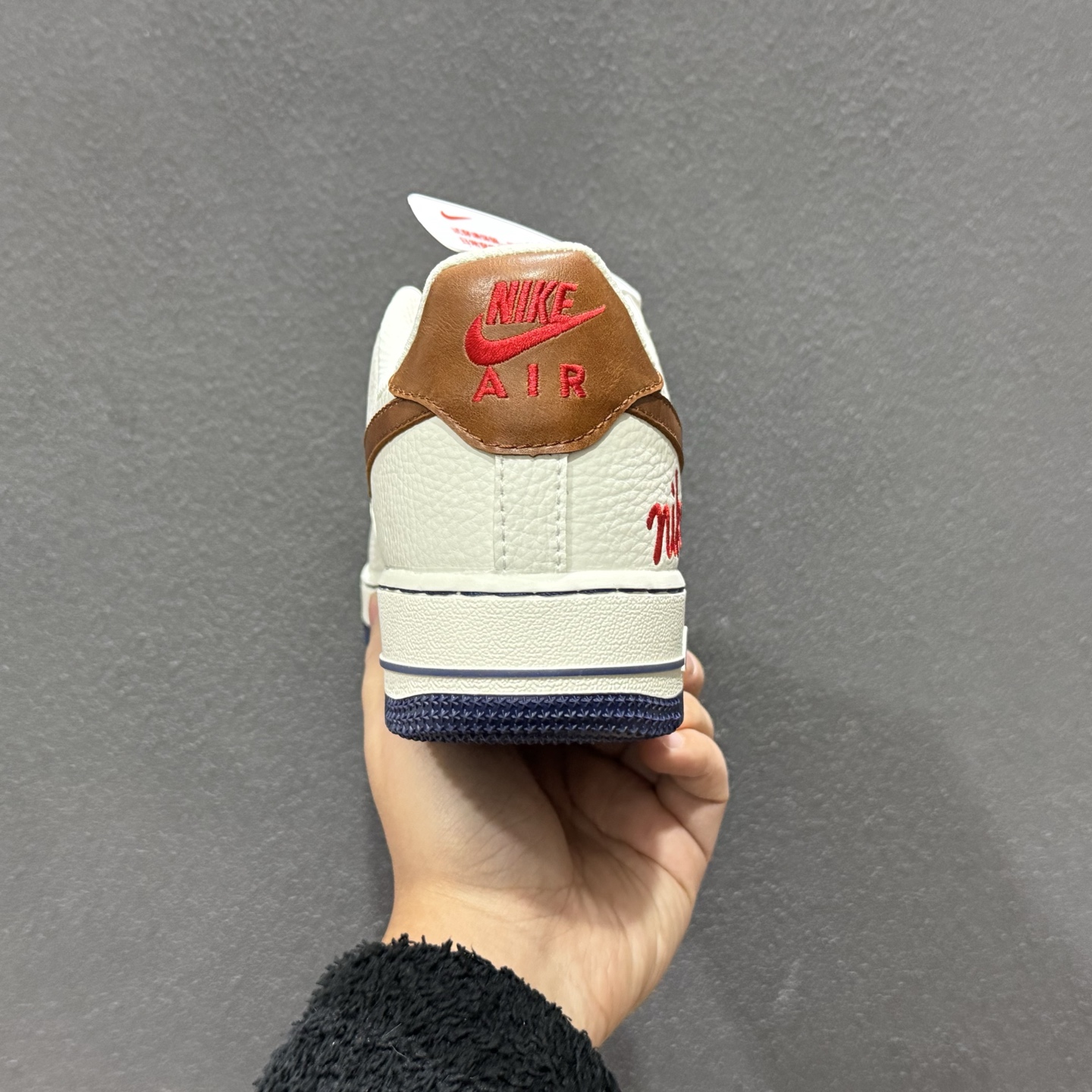 260 SC版Nike Air Force 1'07 Low 奶白棕红 空军一号低帮休闲板鞋 NH0601-541-Chinese UA Cheap High Quatity Brand Clothes Bags handbags Sneakers wholesale wholesaler seller from China Factory suppliers Fashion Clothing Shoes best Quality Beautiful Price 260 SC版Nike Air Force 1'07 Low 奶白棕红 空军一号低帮休闲板鞋 NH0601-541