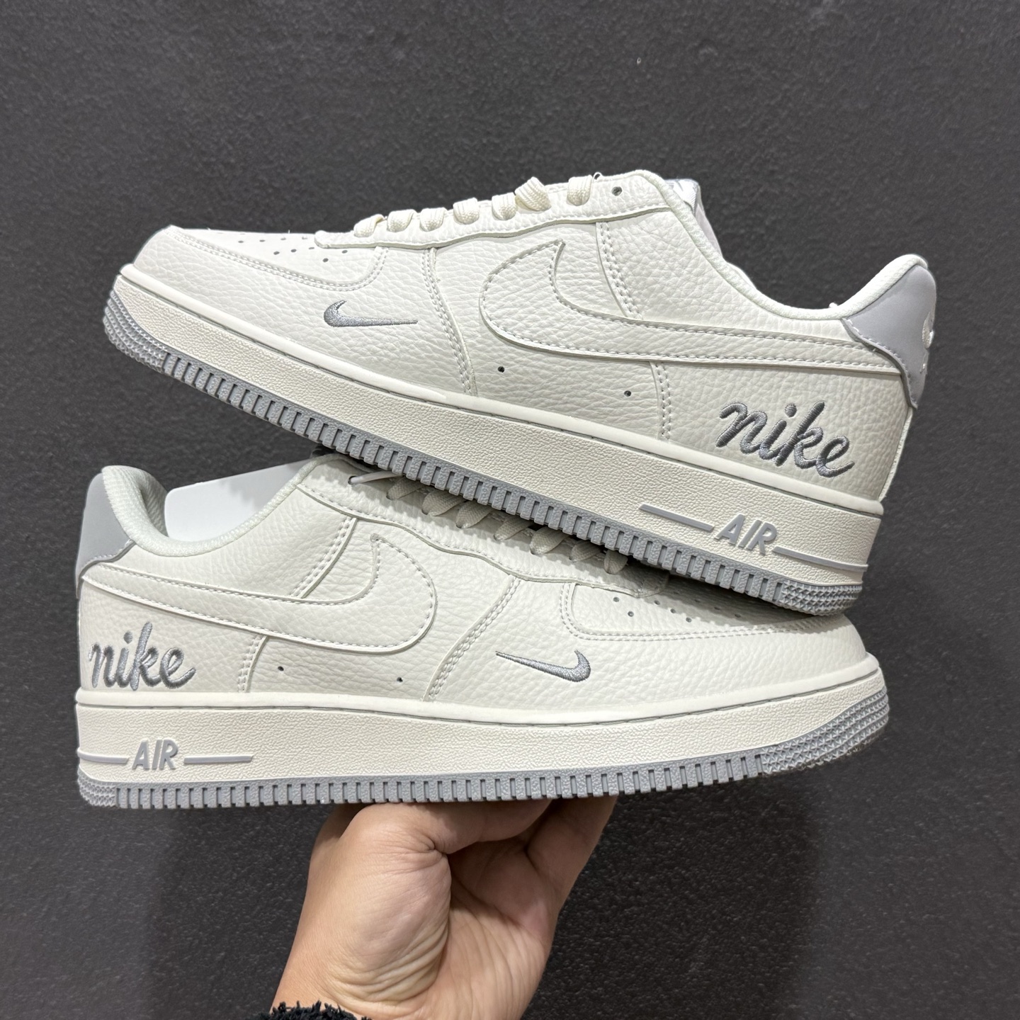 SC版Nike Air Force 1'07 Low 奶白雾灰 空军一号低帮休闲板鞋 NH0601-543-Top High Quatity Cheap Sneakers Fashion Clothing Clothes Bags handbags Shoes of all Brand wholesale With The best Quality And Beautiful Price from China Factory Chinese suppliers wholesaler seller SC版Nike Air Force 1'07 Low 奶白雾灰 空军一号低帮休闲板鞋 NH0601-543