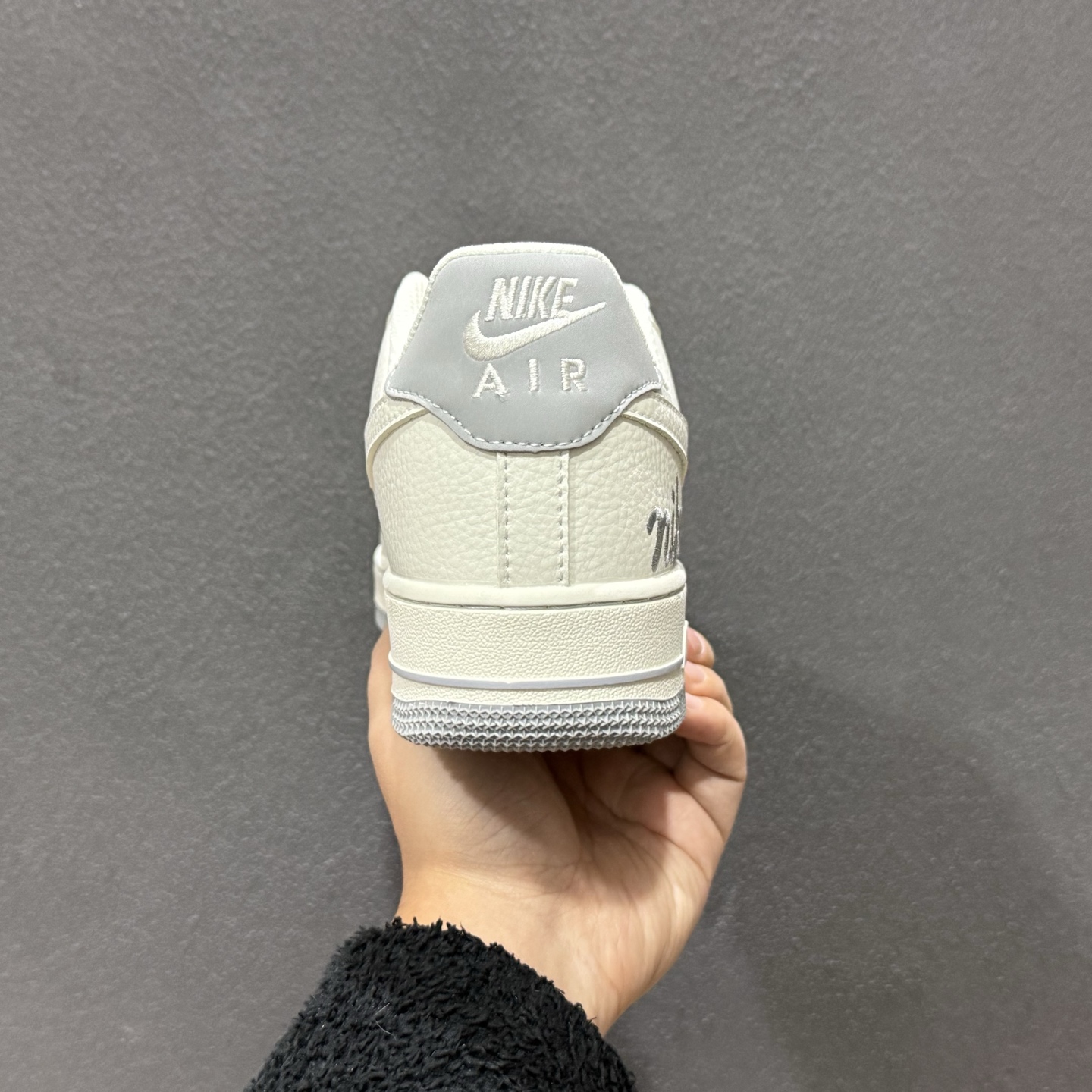 SC版Nike Air Force 1'07 Low 奶白雾灰 空军一号低帮休闲板鞋 NH0601-543-Top High Quatity Cheap Sneakers Fashion Clothing Clothes Bags handbags Shoes of all Brand wholesale With The best Quality And Beautiful Price from China Factory Chinese suppliers wholesaler seller SC版Nike Air Force 1'07 Low 奶白雾灰 空军一号低帮休闲板鞋 NH0601-543