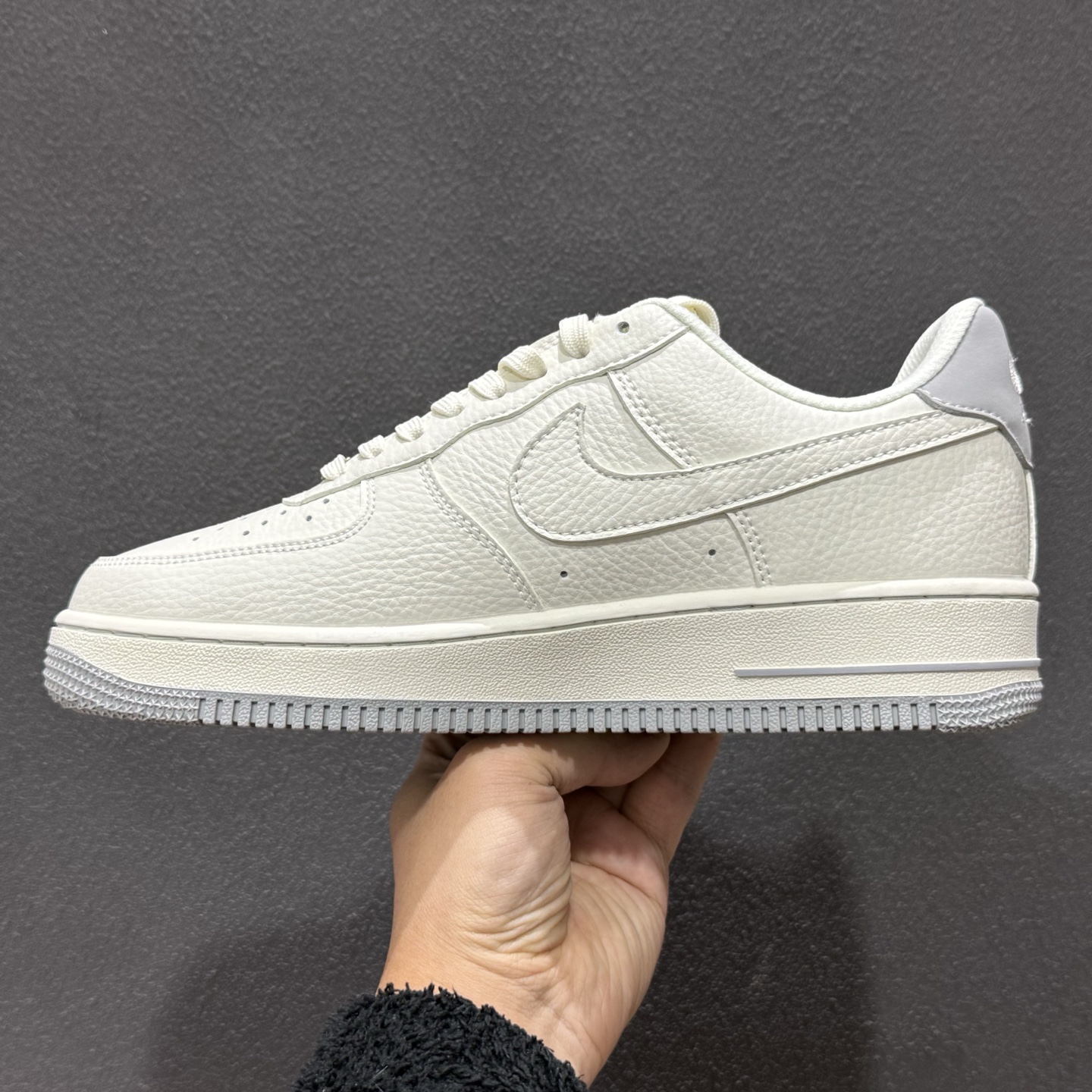 SC版Nike Air Force 1'07 Low 奶白雾灰 空军一号低帮休闲板鞋 NH0601-543-Top High Quatity Cheap Sneakers Fashion Clothing Clothes Bags handbags Shoes of all Brand wholesale With The best Quality And Beautiful Price from China Factory Chinese suppliers wholesaler seller SC版Nike Air Force 1'07 Low 奶白雾灰 空军一号低帮休闲板鞋 NH0601-543