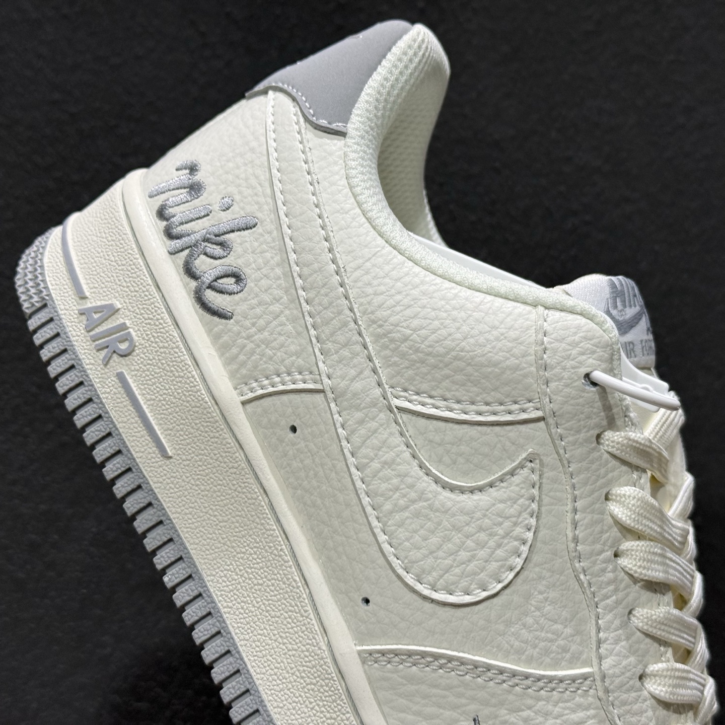 SC版Nike Air Force 1'07 Low 奶白雾灰 空军一号低帮休闲板鞋 NH0601-543-Top High Quatity Cheap Sneakers Fashion Clothing Clothes Bags handbags Shoes of all Brand wholesale With The best Quality And Beautiful Price from China Factory Chinese suppliers wholesaler seller SC版Nike Air Force 1'07 Low 奶白雾灰 空军一号低帮休闲板鞋 NH0601-543