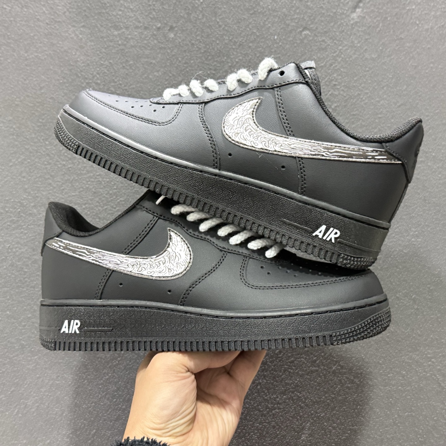 260 Nike Air Force 1'07 Low 二次元主题 黑纹勾 空军一号低帮休闲板鞋 ZH0316-123