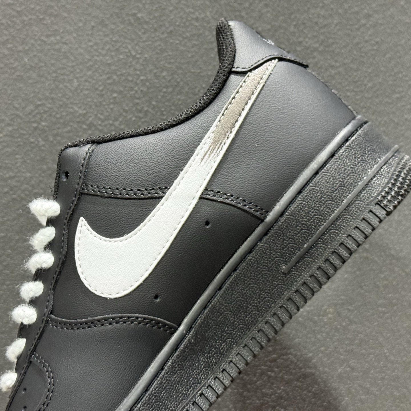 260 Nike Air Force 1'07 Low 二次元主题 黑纹勾 空军一号低帮休闲板鞋 ZH0316-123