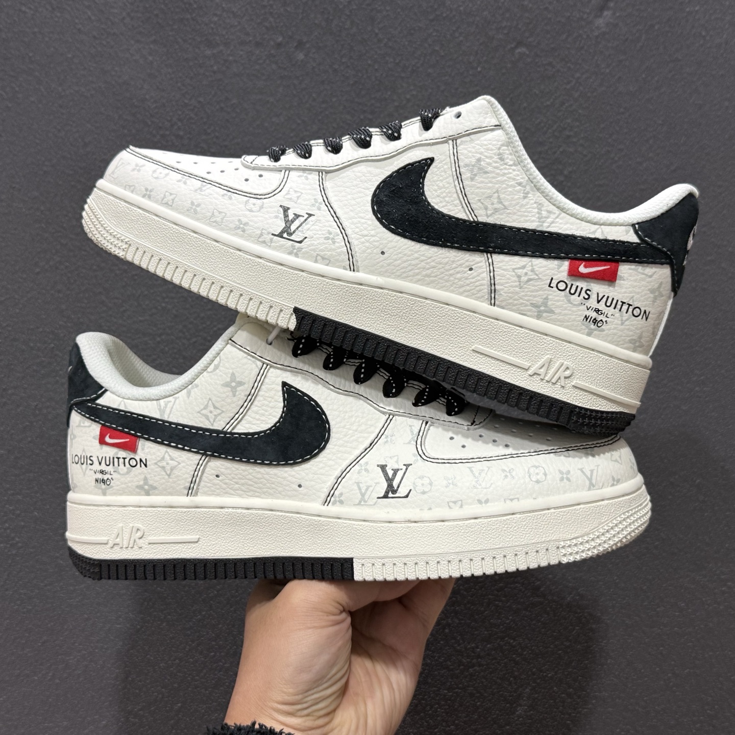 Louis Vuitton × Nike Air Force 1 联名款 KD6699-F13