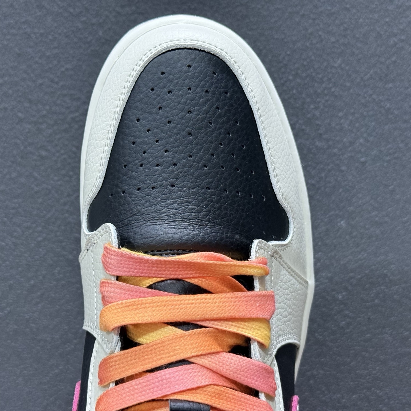 Air Jordan 1 Mid 米黑粉 中帮系列 IB7007-107-Top High Quatity Cheap Sneakers Fashion Clothing Clothes Bags handbags Shoes of all Brand wholesale With The best Quality And Beautiful Price from China Factory Chinese suppliers wholesaler seller Air Jordan 1 Mid 米黑粉 中帮系列 IB7007-107