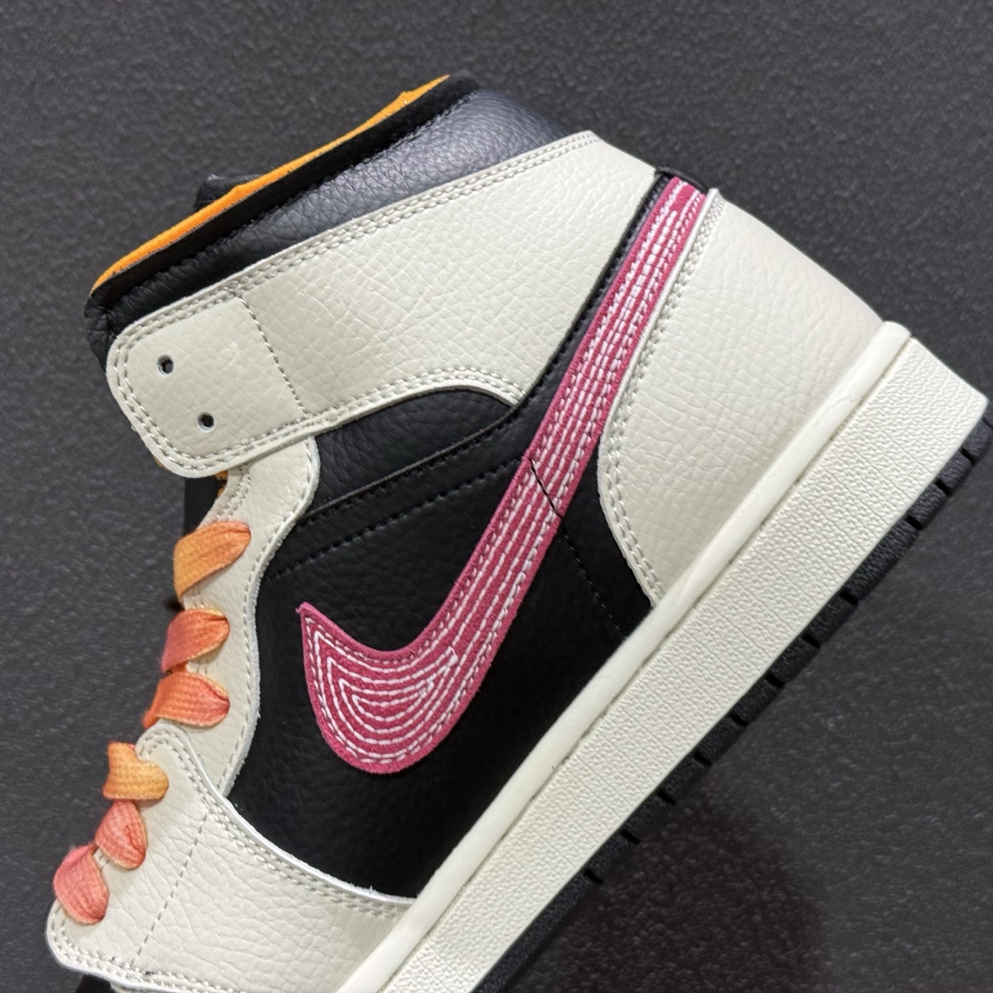 Air Jordan 1 Mid 米黑粉 中帮系列 IB7007-107-Top High Quatity Cheap Sneakers Fashion Clothing Clothes Bags handbags Shoes of all Brand wholesale With The best Quality And Beautiful Price from China Factory Chinese suppliers wholesaler seller Air Jordan 1 Mid 米黑粉 中帮系列 IB7007-107
