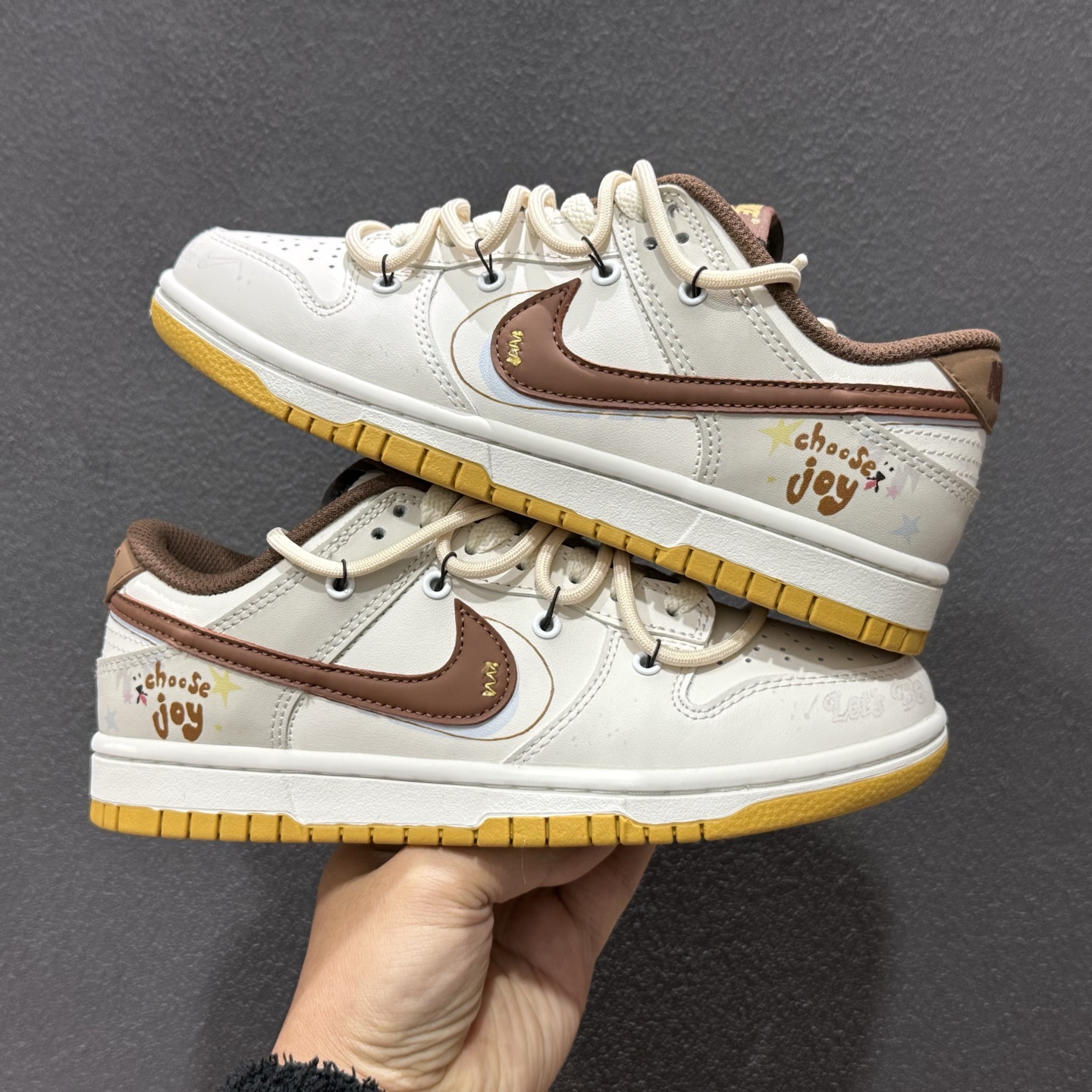 Nike SB Dunk Low 绑带款 高端定制 低帮休闲滑板鞋 HM3695-071-Top High Quatity Cheap Sneakers Fashion Clothing Clothes Bags handbags Shoes of all Brand wholesale With The best Quality And Beautiful Price from China Factory Chinese suppliers wholesaler seller Nike SB Dunk Low 绑带款 高端定制 低帮休闲滑板鞋 HM3695-071