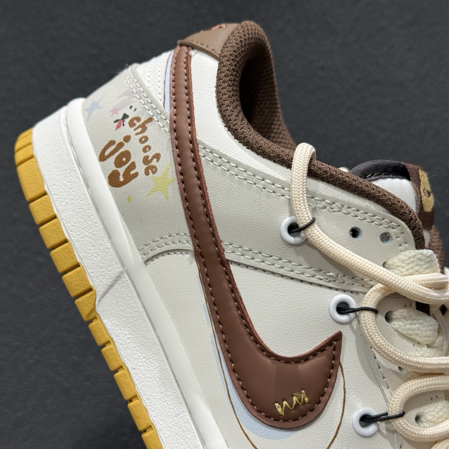 Nike SB Dunk Low 绑带款 高端定制 低帮休闲滑板鞋 HM3695-071-Top High Quatity Cheap Sneakers Fashion Clothing Clothes Bags handbags Shoes of all Brand wholesale With The best Quality And Beautiful Price from China Factory Chinese suppliers wholesaler seller Nike SB Dunk Low 绑带款 高端定制 低帮休闲滑板鞋 HM3695-071