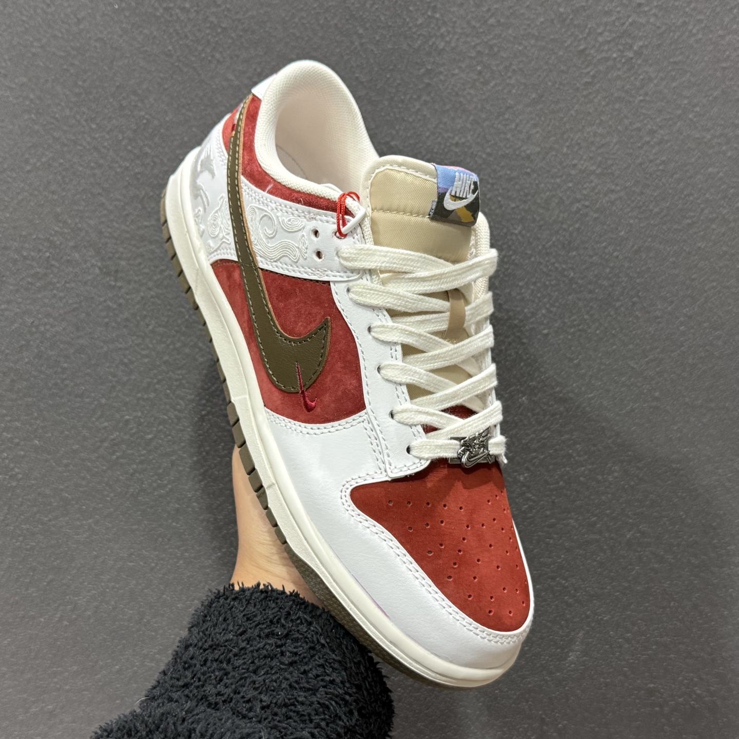 K版Nike SB Dunk Low 马年限定 高端定制 低帮休闲滑板鞋 IQ1118-220-Top High Quatity Cheap Sneakers Fashion Clothing Clothes Bags handbags Shoes of all Brand wholesale With The best Quality And Beautiful Price from China Factory Chinese suppliers wholesaler seller K版Nike SB Dunk Low 马年限定 高端定制 低帮休闲滑板鞋 IQ1118-220