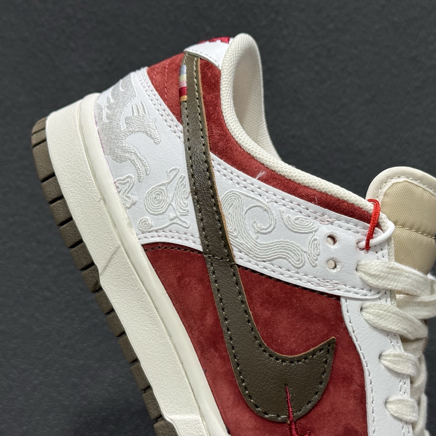 K版Nike SB Dunk Low 马年限定 高端定制 低帮休闲滑板鞋 IQ1118-220-Top High Quatity Cheap Sneakers Fashion Clothing Clothes Bags handbags Shoes of all Brand wholesale With The best Quality And Beautiful Price from China Factory Chinese suppliers wholesaler seller K版Nike SB Dunk Low 马年限定 高端定制 低帮休闲滑板鞋 IQ1118-220