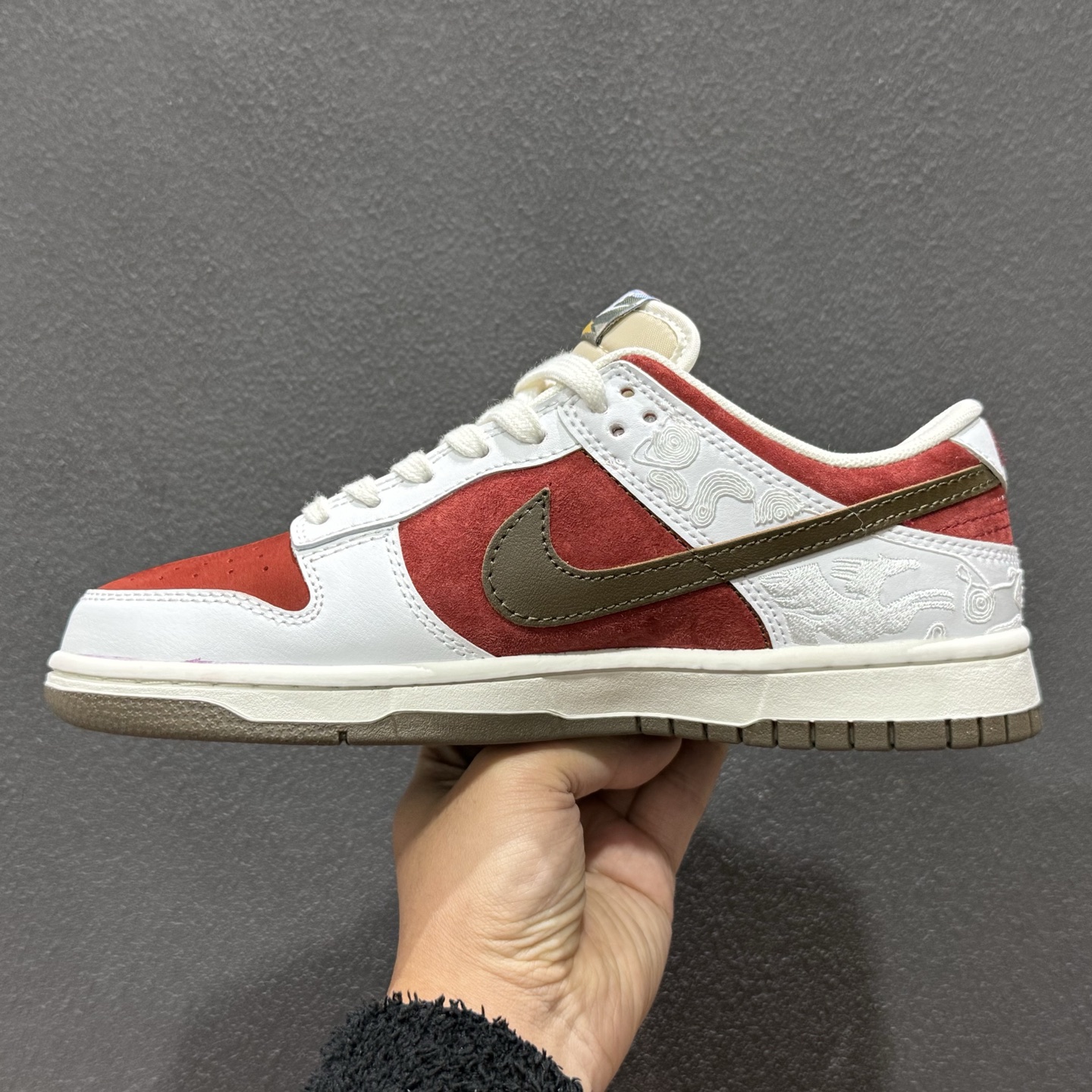 K版Nike SB Dunk Low 马年限定 高端定制 低帮休闲滑板鞋 IQ1118-220-Top High Quatity Cheap Sneakers Fashion Clothing Clothes Bags handbags Shoes of all Brand wholesale With The best Quality And Beautiful Price from China Factory Chinese suppliers wholesaler seller K版Nike SB Dunk Low 马年限定 高端定制 低帮休闲滑板鞋 IQ1118-220