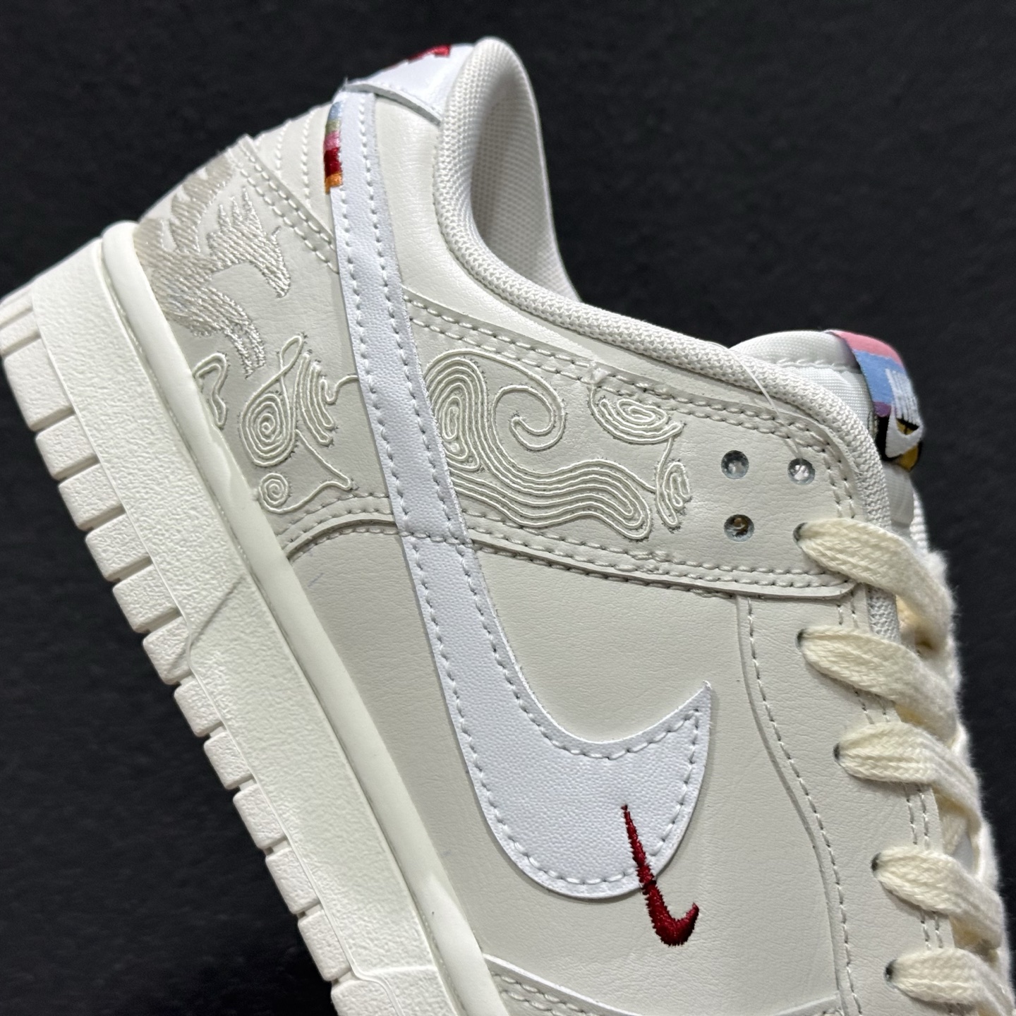 Nike SB Dunk Low 马年限定 低帮休闲滑板鞋 WW1228-174-Top High Quatity Cheap Sneakers Fashion Clothing Clothes Bags handbags Shoes of all Brand wholesale With The best Quality And Beautiful Price from China Factory Chinese suppliers wholesaler seller Nike SB Dunk Low 马年限定 低帮休闲滑板鞋 WW1228-174