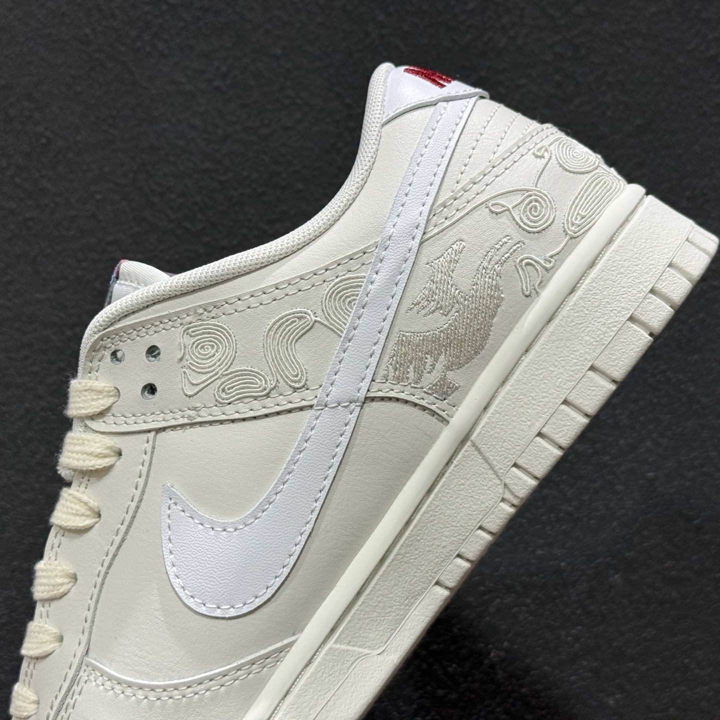 Nike SB Dunk Low 马年限定 低帮休闲滑板鞋 WW1228-174-Top High Quatity Cheap Sneakers Fashion Clothing Clothes Bags handbags Shoes of all Brand wholesale With The best Quality And Beautiful Price from China Factory Chinese suppliers wholesaler seller Nike SB Dunk Low 马年限定 低帮休闲滑板鞋 WW1228-174