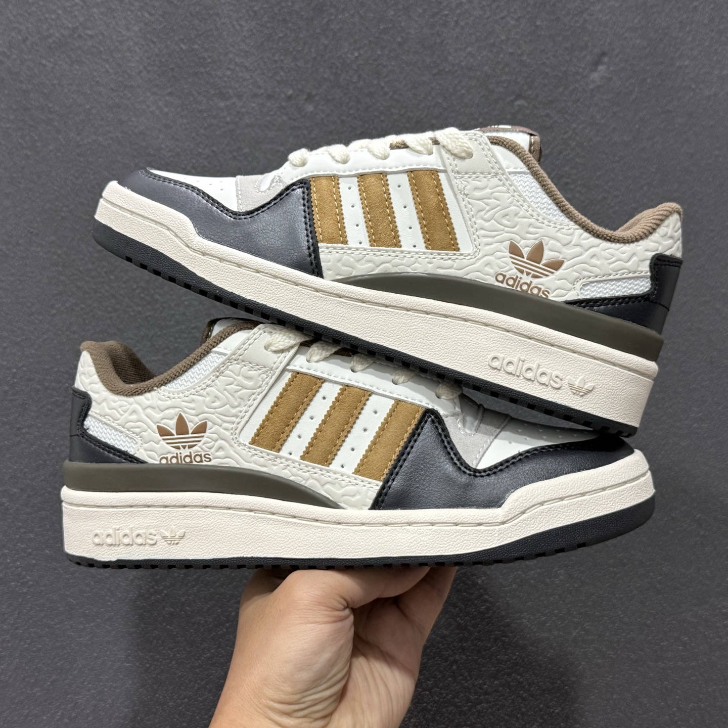 Adidas Forum Low CL 阿迪达斯 三叶草 经典复古 低帮运动休闲鞋 JQ8734-262-Top High Quatity Cheap Sneakers Fashion Clothing Clothes Bags handbags Shoes of all Brand wholesale With The best Quality And Beautiful Price from China Factory Chinese suppliers wholesaler seller Adidas Forum Low CL 阿迪达斯 三叶草 经典复古 低帮运动休闲鞋 JQ8734-262