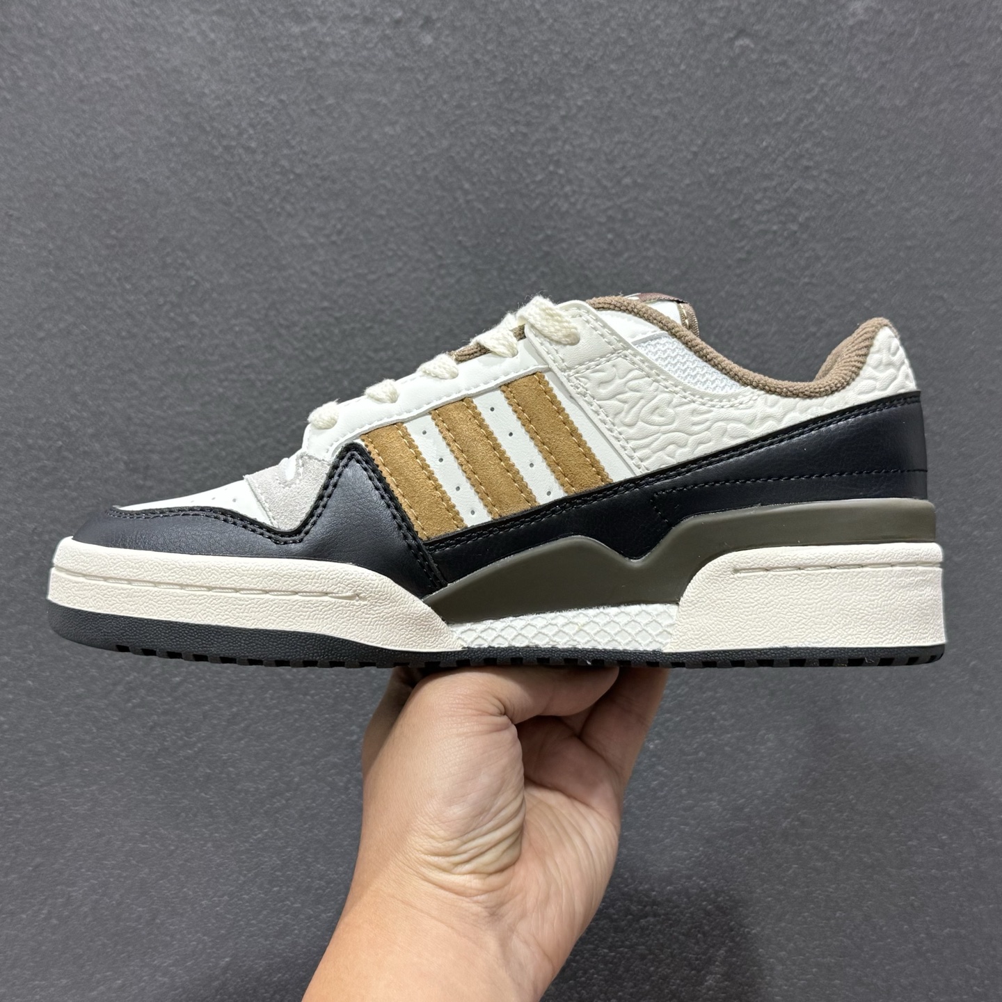 Adidas Forum Low CL 阿迪达斯 三叶草 经典复古 低帮运动休闲鞋 JQ8734-262-Top High Quatity Cheap Sneakers Fashion Clothing Clothes Bags handbags Shoes of all Brand wholesale With The best Quality And Beautiful Price from China Factory Chinese suppliers wholesaler seller Adidas Forum Low CL 阿迪达斯 三叶草 经典复古 低帮运动休闲鞋 JQ8734-262