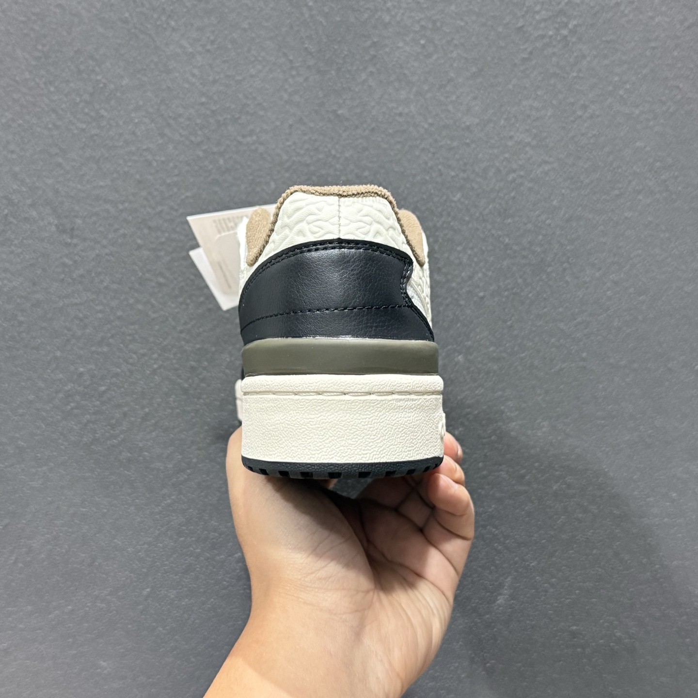 Adidas Forum Low CL 阿迪达斯 三叶草 经典复古 低帮运动休闲鞋 JQ8734-262-Top High Quatity Cheap Sneakers Fashion Clothing Clothes Bags handbags Shoes of all Brand wholesale With The best Quality And Beautiful Price from China Factory Chinese suppliers wholesaler seller Adidas Forum Low CL 阿迪达斯 三叶草 经典复古 低帮运动休闲鞋 JQ8734-262