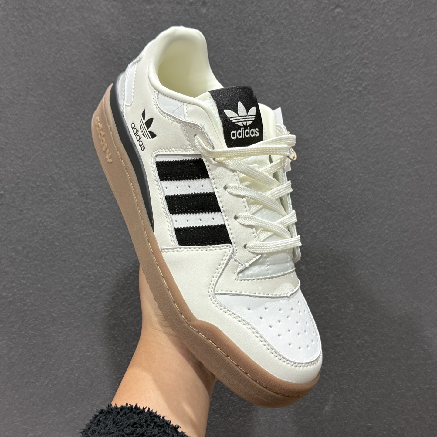 海外渠道版 原盒原标 Adidas Forum LOW CL 三叶草低邦 经典魔术贴复古板鞋 JQ0209-262