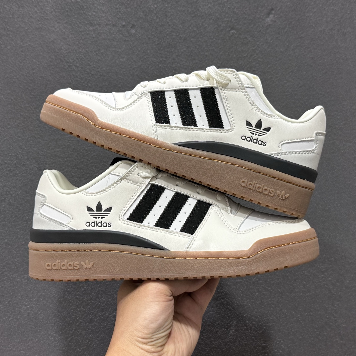 海外渠道版 原盒原标 Adidas Forum LOW CL 三叶草低邦 经典魔术贴复古板鞋 JQ0209-262