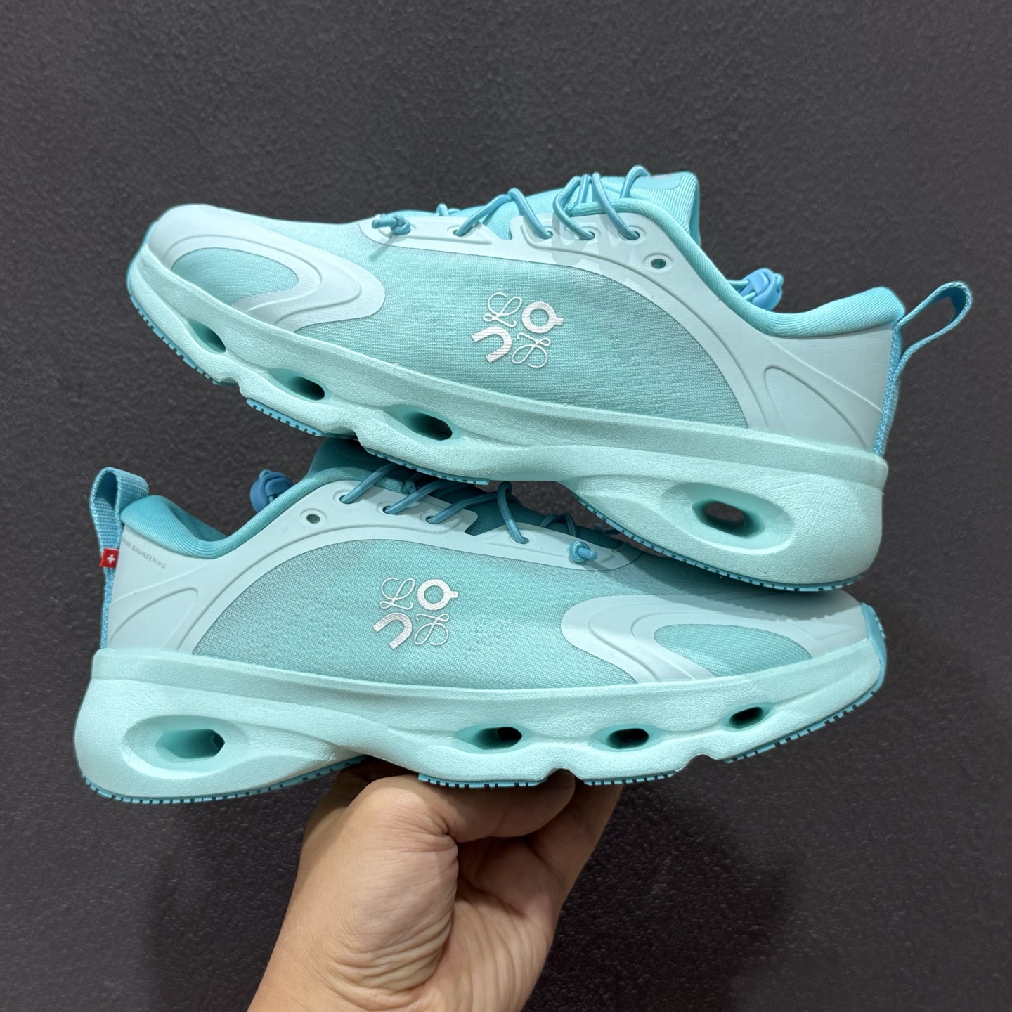 200 Cloudswift 4 低帮跑步鞋 尺码36-45带半码 3MF1013-Chinese UA Cheap High Quatity Brand Clothes Bags handbags Sneakers wholesale wholesaler seller from China Factory suppliers Fashion Clothing Shoes best Quality Beautiful Price 200 Cloudswift 4 低帮跑步鞋 尺码36-45带半码 3MF1013