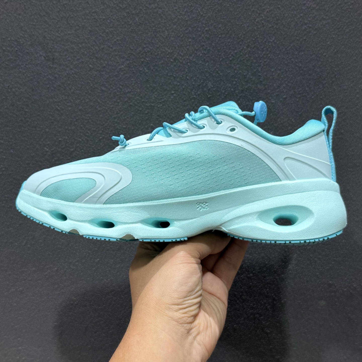 200 Cloudswift 4 低帮跑步鞋 尺码36-45带半码 3MF1013-Chinese UA Cheap High Quatity Brand Clothes Bags handbags Sneakers wholesale wholesaler seller from China Factory suppliers Fashion Clothing Shoes best Quality Beautiful Price 200 Cloudswift 4 低帮跑步鞋 尺码36-45带半码 3MF1013