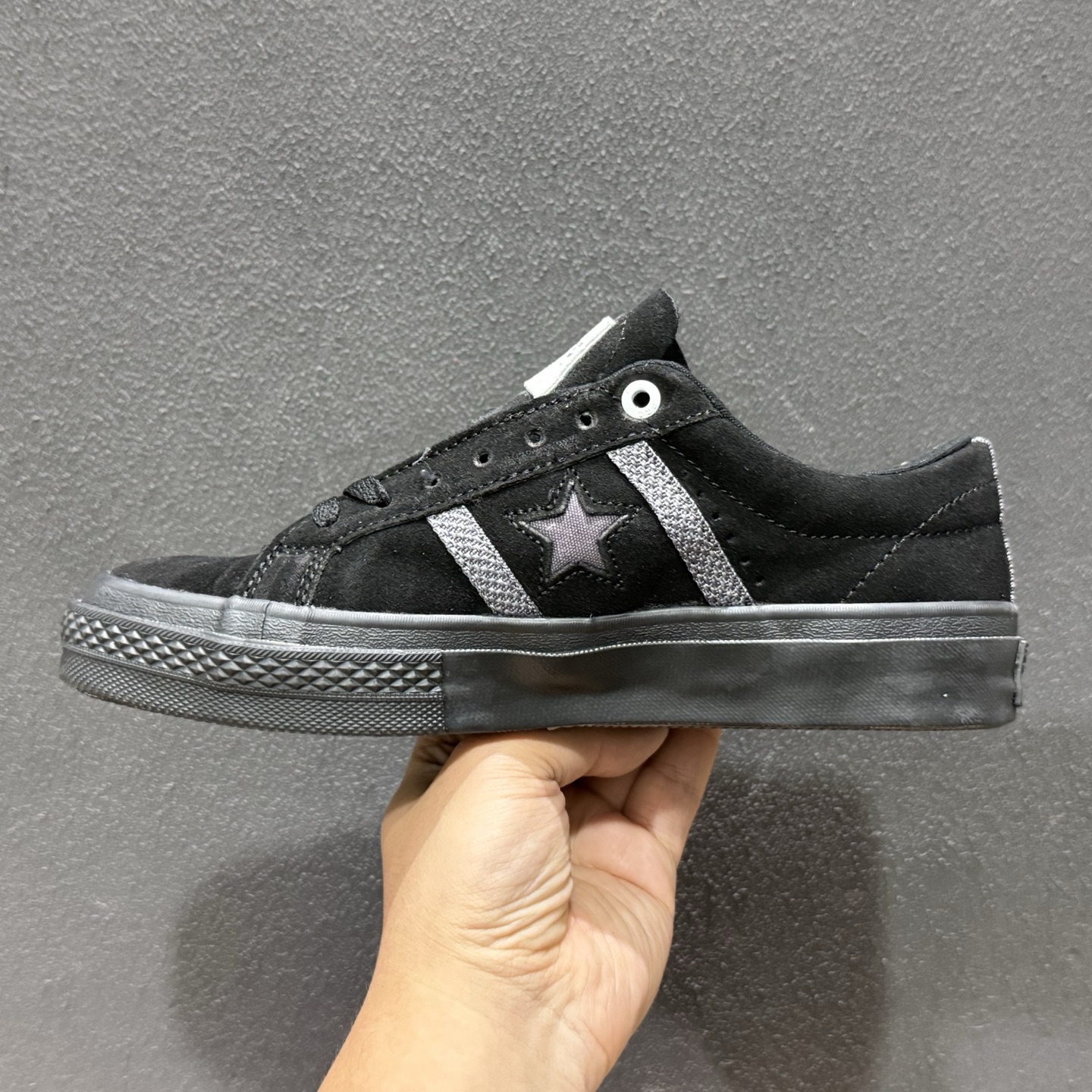Converse × UNDEFEATED One Star Academy Pro 黑武士 匡威联名五条杠 复古休闲滑板鞋 A12131C-Top High Quatity Cheap Sneakers Fashion Clothing Clothes Bags handbags Shoes of all Brand wholesale With The best Quality And Beautiful Price from China Factory Chinese suppliers wholesaler seller Converse × UNDEFEATED One Star Academy Pro 黑武士 匡威联名五条杠 复古休闲滑板鞋 A12131C