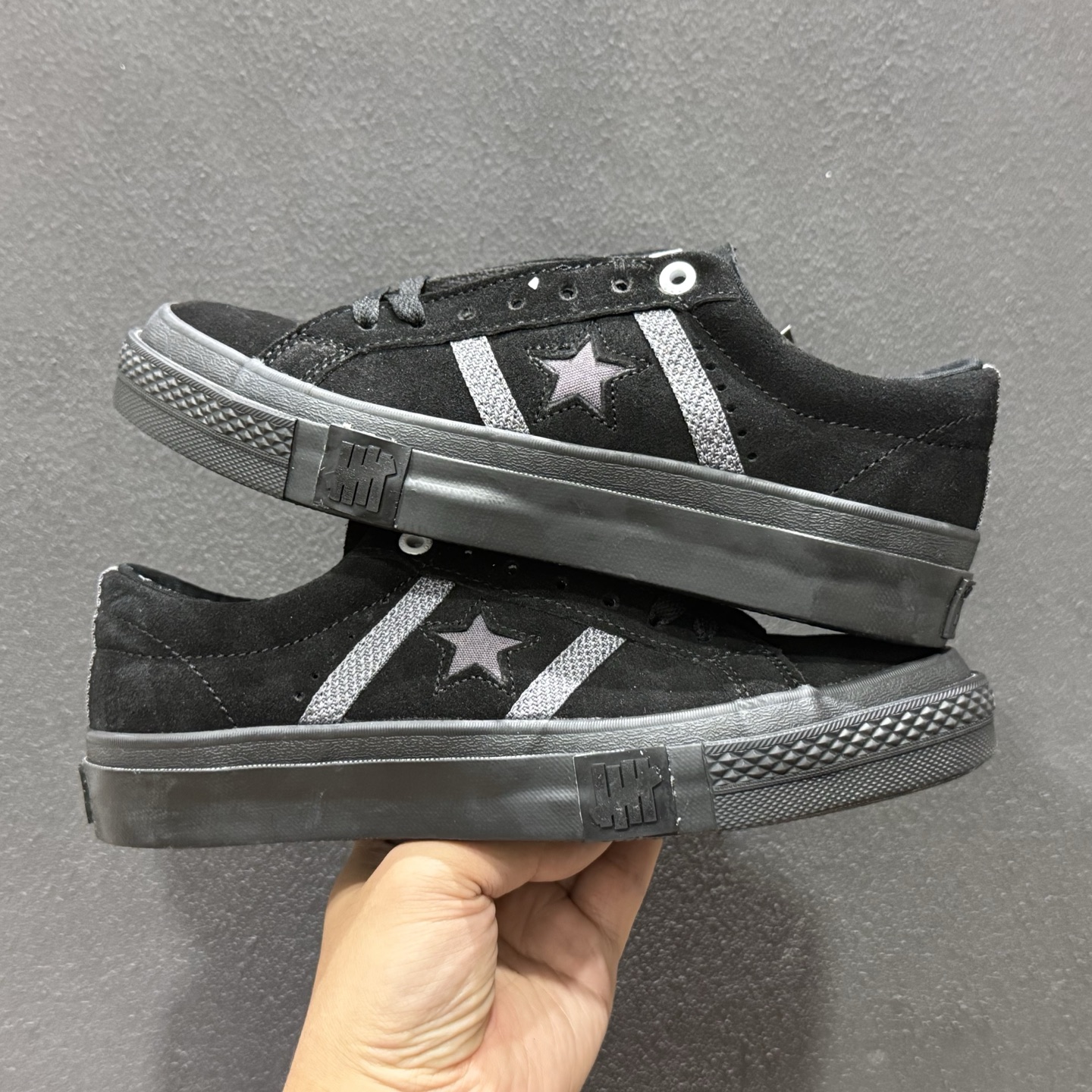 Converse × UNDEFEATED One Star Academy Pro 黑武士 匡威联名五条杠 复古休闲滑板鞋 A12131C-Top High Quatity Cheap Sneakers Fashion Clothing Clothes Bags handbags Shoes of all Brand wholesale With The best Quality And Beautiful Price from China Factory Chinese suppliers wholesaler seller Converse × UNDEFEATED One Star Academy Pro 黑武士 匡威联名五条杠 复古休闲滑板鞋 A12131C