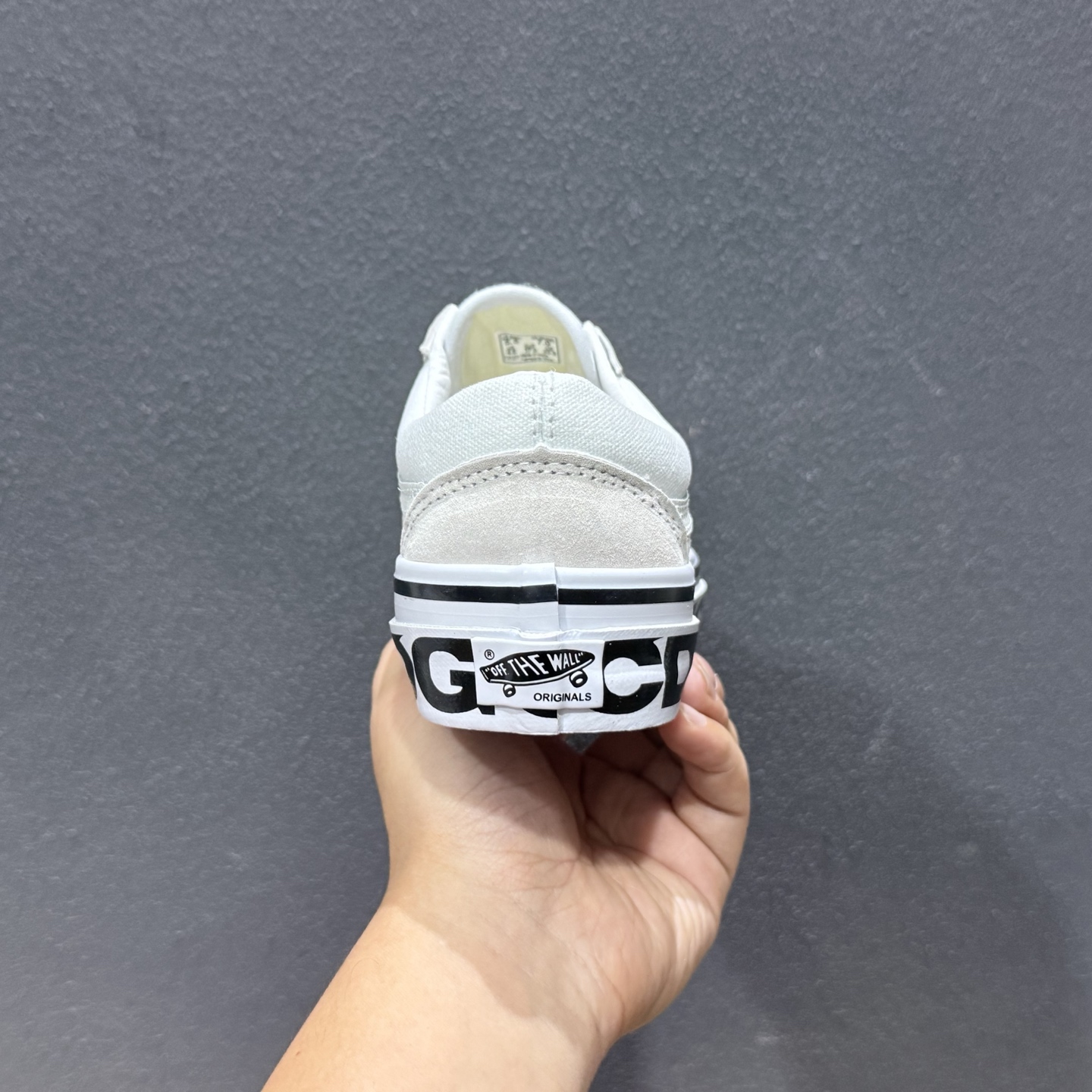 CDG x Vans Old Skool 川久保玲 串标 联名 舒适百搭潮流复古男女同款休闲帆布鞋 VN0A4P3XQLZ 白色 VN000SHEPU7 黑色-Top High Quatity Cheap Sneakers Fashion Clothing Clothes Bags handbags Shoes of all Brand wholesale With The best Quality And Beautiful Price from China Factory Chinese suppliers wholesaler seller CDG x Vans Old Skool 川久保玲 串标 联名 舒适百搭潮流复古男女同款休闲帆布鞋 VN0A4P3XQLZ 白色 VN000SHEPU7 黑色