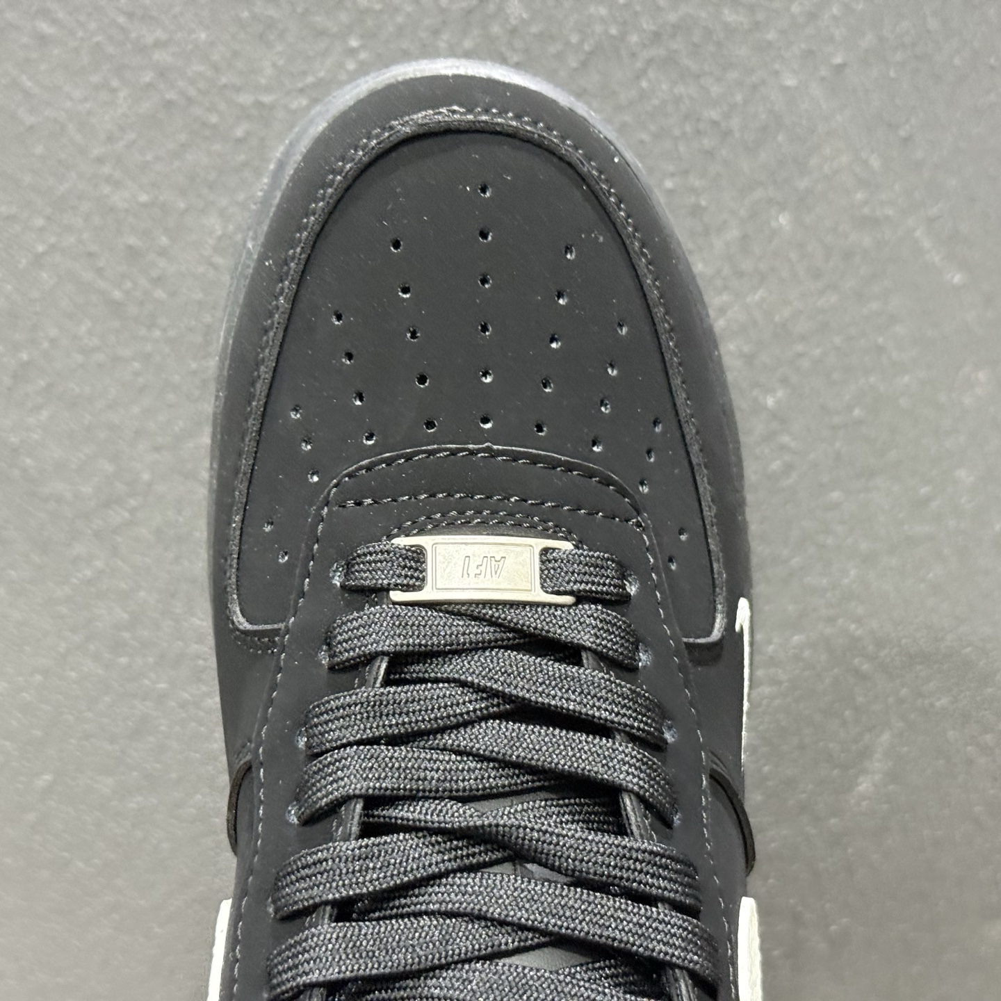 260 Nike Air Force 1” 黑麂武士 ” 纯黑麂皮质感拉满 奶白Swoosh撞色点睛-Chinese UA Cheap High Quatity Brand Clothes Bags handbags Sneakers wholesale wholesaler seller from China Factory suppliers Fashion Clothing Shoes best Quality Beautiful Price 260 Nike Air Force 1” 黑麂武士 ” 纯黑麂皮质感拉满 奶白Swoosh撞色点睛