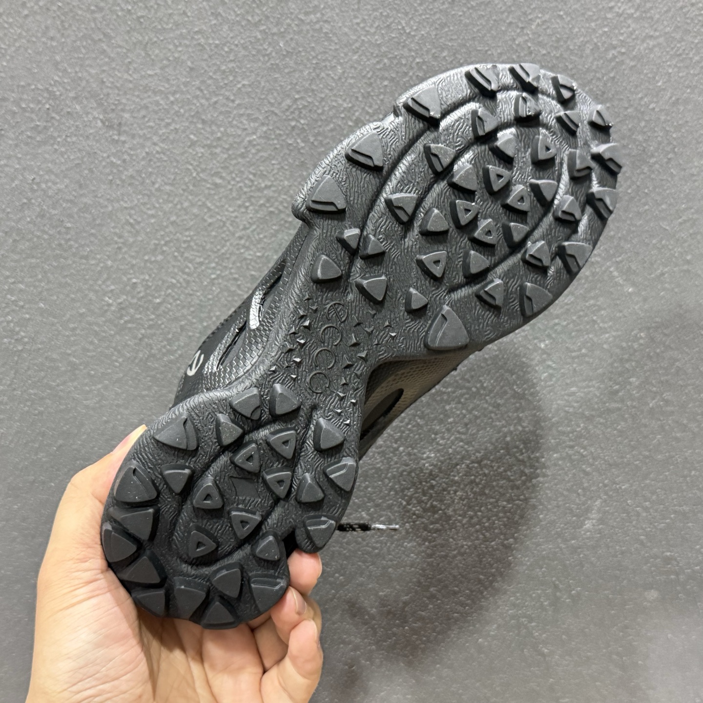 260 ECCO爱步男士休闲运动鞋 柔软超轻的中底 提供出色的能量回弹和缓震体验-Chinese UA Cheap High Quatity Brand Clothes Bags handbags Sneakers wholesale wholesaler seller from China Factory suppliers Fashion Clothing Shoes best Quality Beautiful Price 260 ECCO爱步男士休闲运动鞋 柔软超轻的中底 提供出色的能量回弹和缓震体验