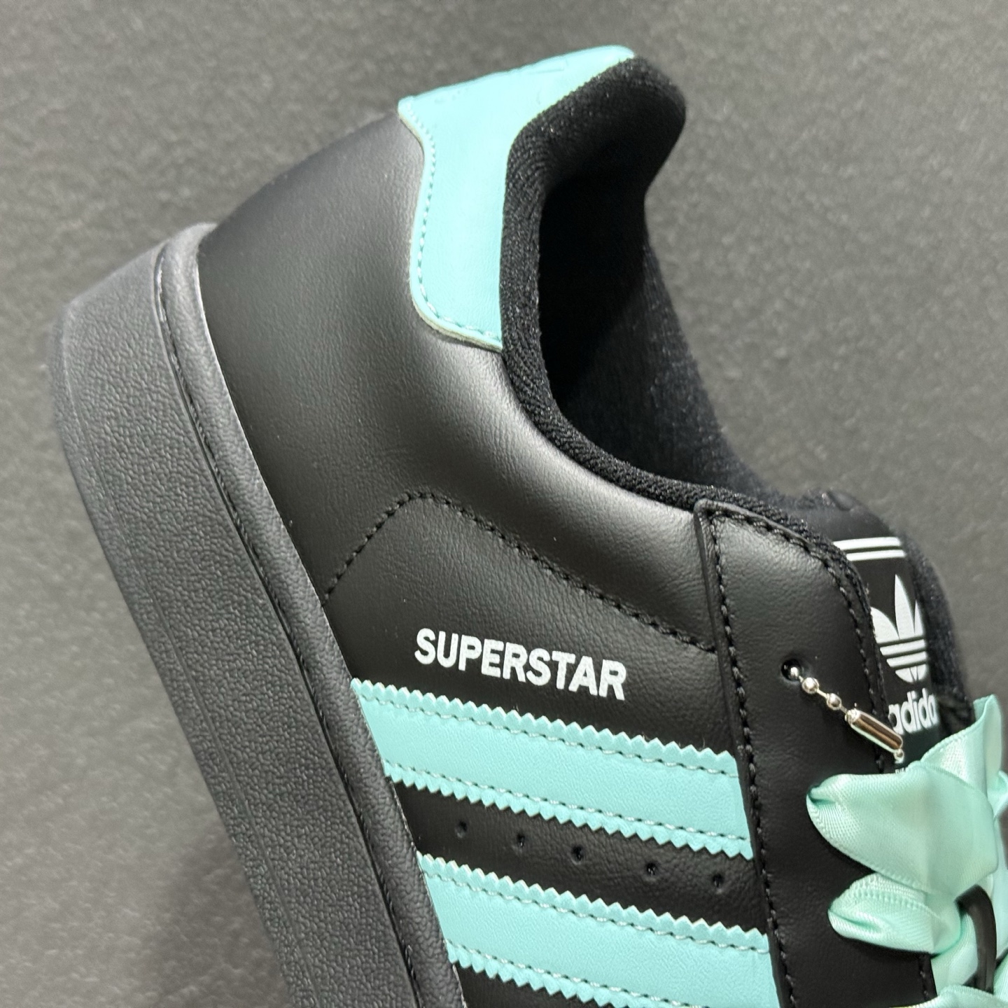 180 平台爆款 定制球鞋 adidas originals Superstar 2 碎冰蓝黑 JH9977