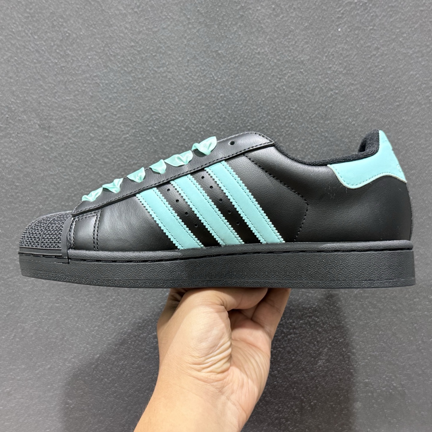 180 平台爆款 定制球鞋 adidas originals Superstar 2 碎冰蓝黑 JH9977