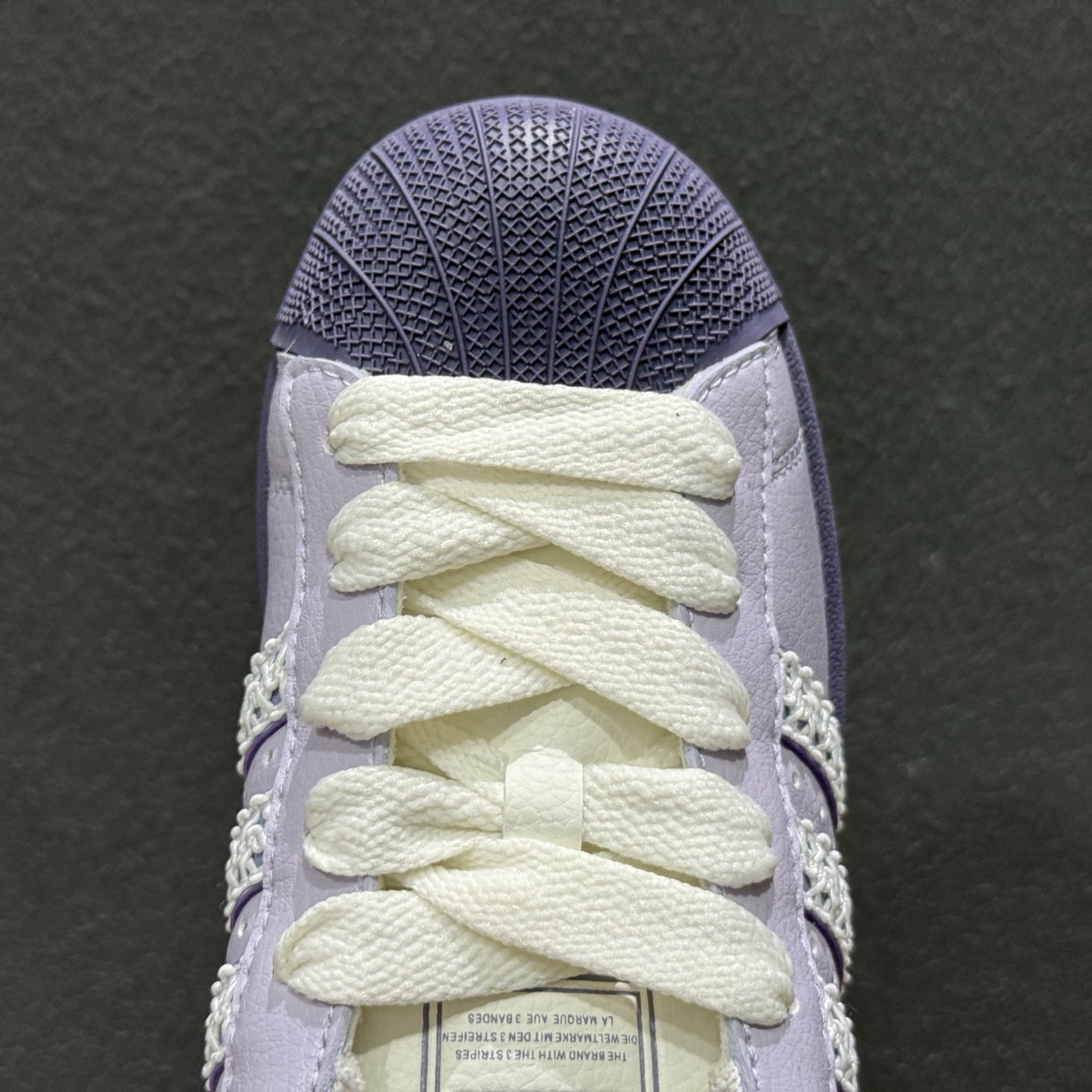180 顶级头层版 adidas originals Supetar 2 贝壳头 简约经典 舒适时尚 复古板鞋 男女同款 黑白 KJ4210-Chinese UA Cheap High Quatity Brand Clothes Bags handbags Sneakers wholesale wholesaler seller from China Factory suppliers Fashion Clothing Shoes best Quality Beautiful Price 180 顶级头层版 adidas originals Supetar 2 贝壳头 简约经典 舒适时尚 复古板鞋 男女同款 黑白 KJ4210