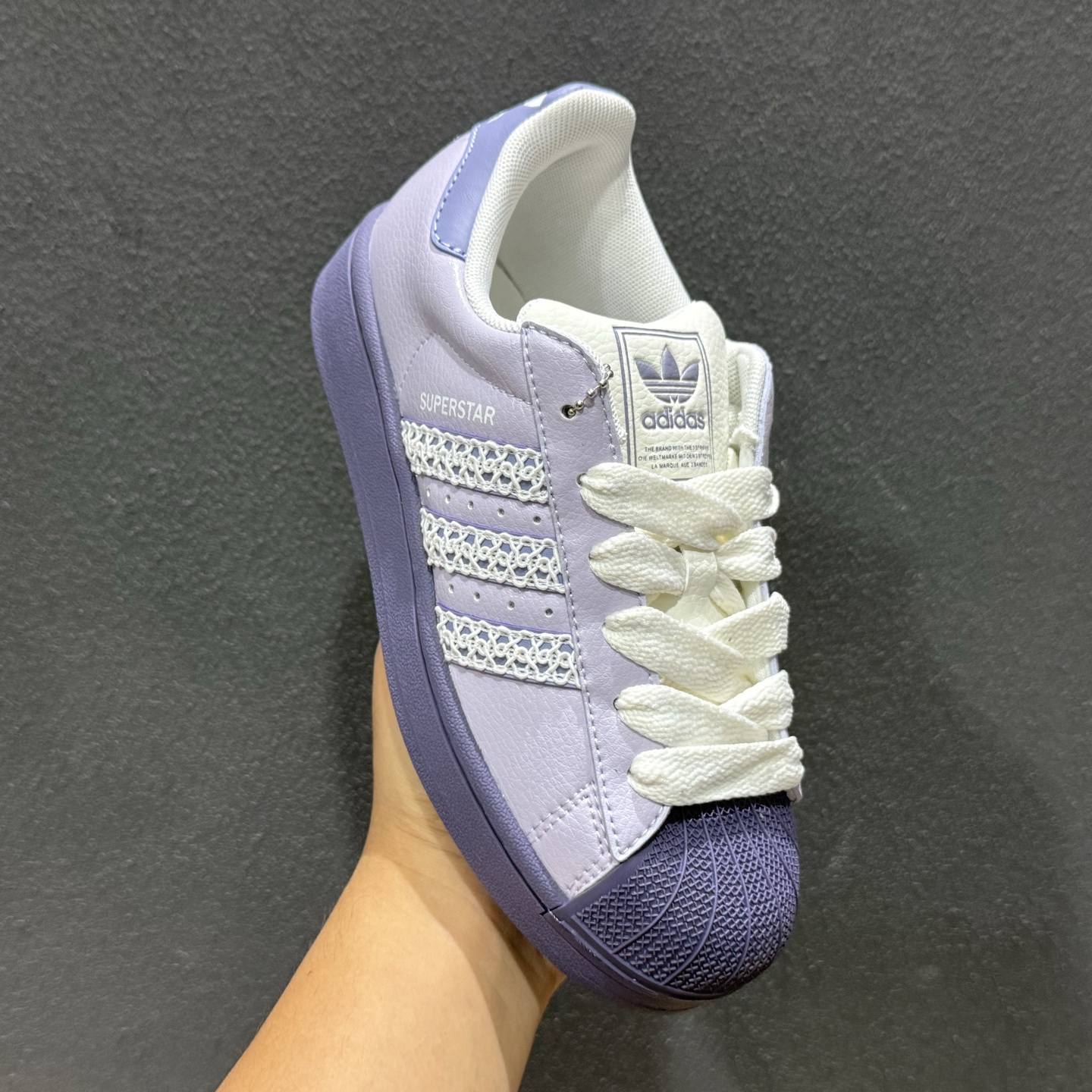 180 顶级头层版 adidas originals Supetar 2 贝壳头 简约经典 舒适时尚 复古板鞋 男女同款 黑白 KJ4210-Chinese UA Cheap High Quatity Brand Clothes Bags handbags Sneakers wholesale wholesaler seller from China Factory suppliers Fashion Clothing Shoes best Quality Beautiful Price 180 顶级头层版 adidas originals Supetar 2 贝壳头 简约经典 舒适时尚 复古板鞋 男女同款 黑白 KJ4210