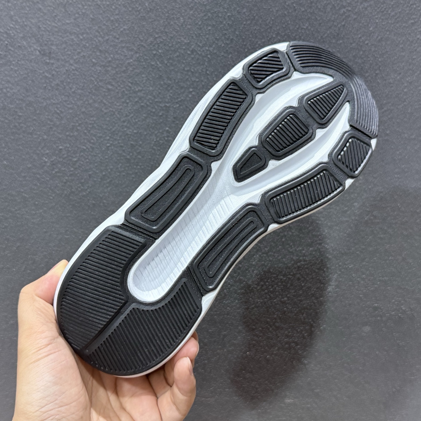 180 adidas Galaxy 8 阿迪超轻透气缓震跑鞋 三叶草 清风系列 复古网面透气跑步鞋 KI7989-111