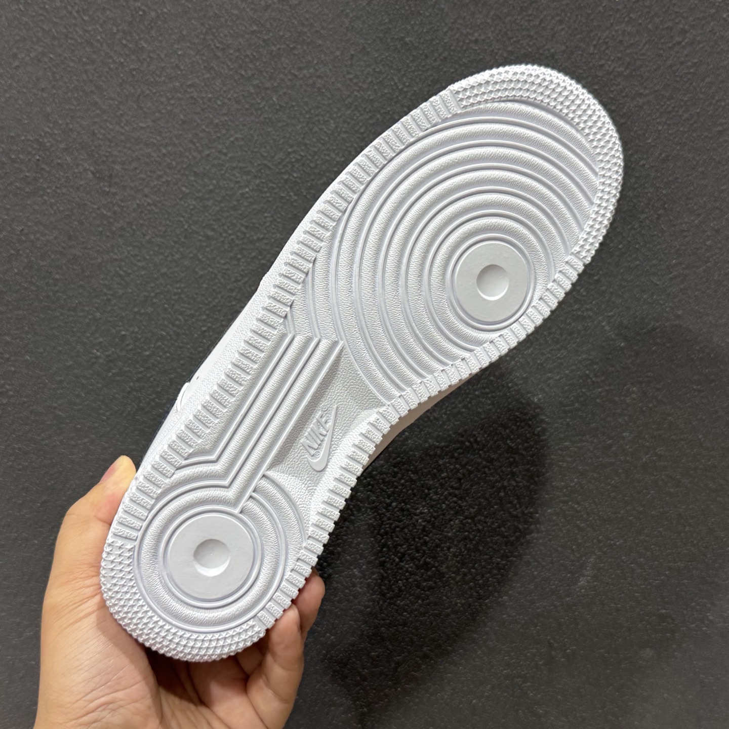 200 Nike Air Force 1'07 Low 空军一号低帮休闲板鞋 IQ0407-100-Chinese UA Cheap High Quatity Brand Clothes Bags handbags Sneakers wholesale wholesaler seller from China Factory suppliers Fashion Clothing Shoes best Quality Beautiful Price 200 Nike Air Force 1'07 Low 空军一号低帮休闲板鞋 IQ0407-100